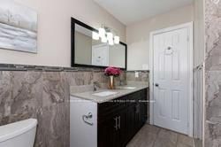 12 Ridgemore Cres