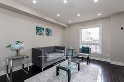 12 Ridgemore Cres
