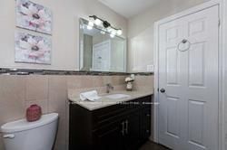 12 Ridgemore Cres
