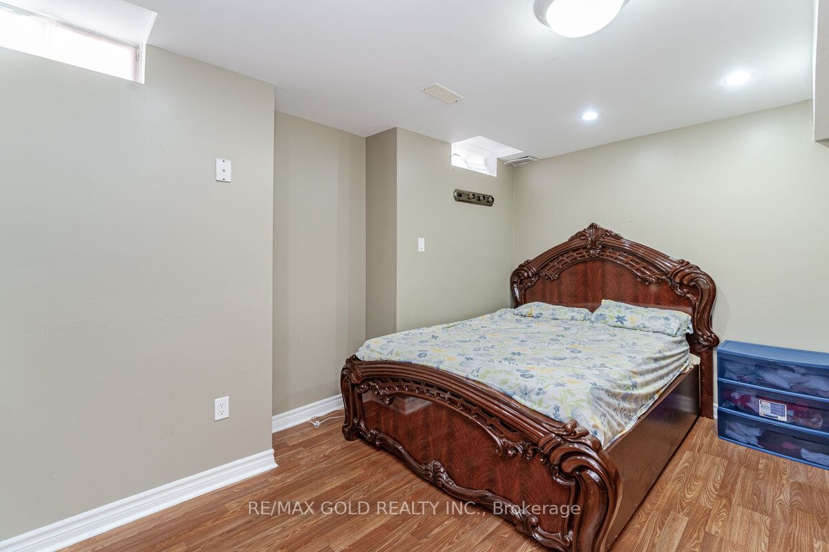 33 Willow Park Drive