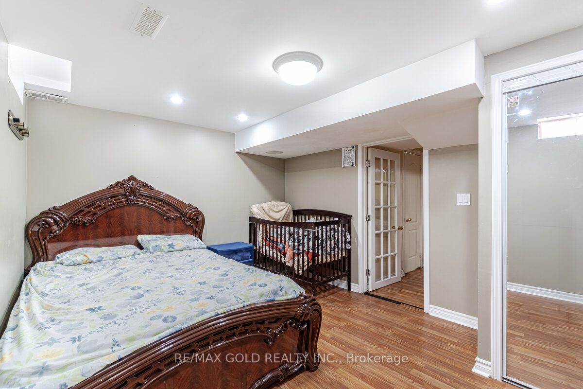 33 Willow Park Drive