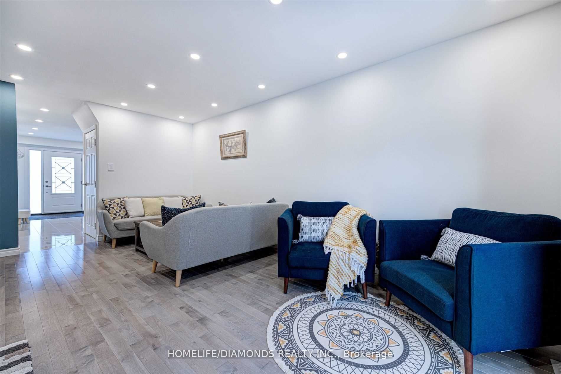 68 Radford Dr