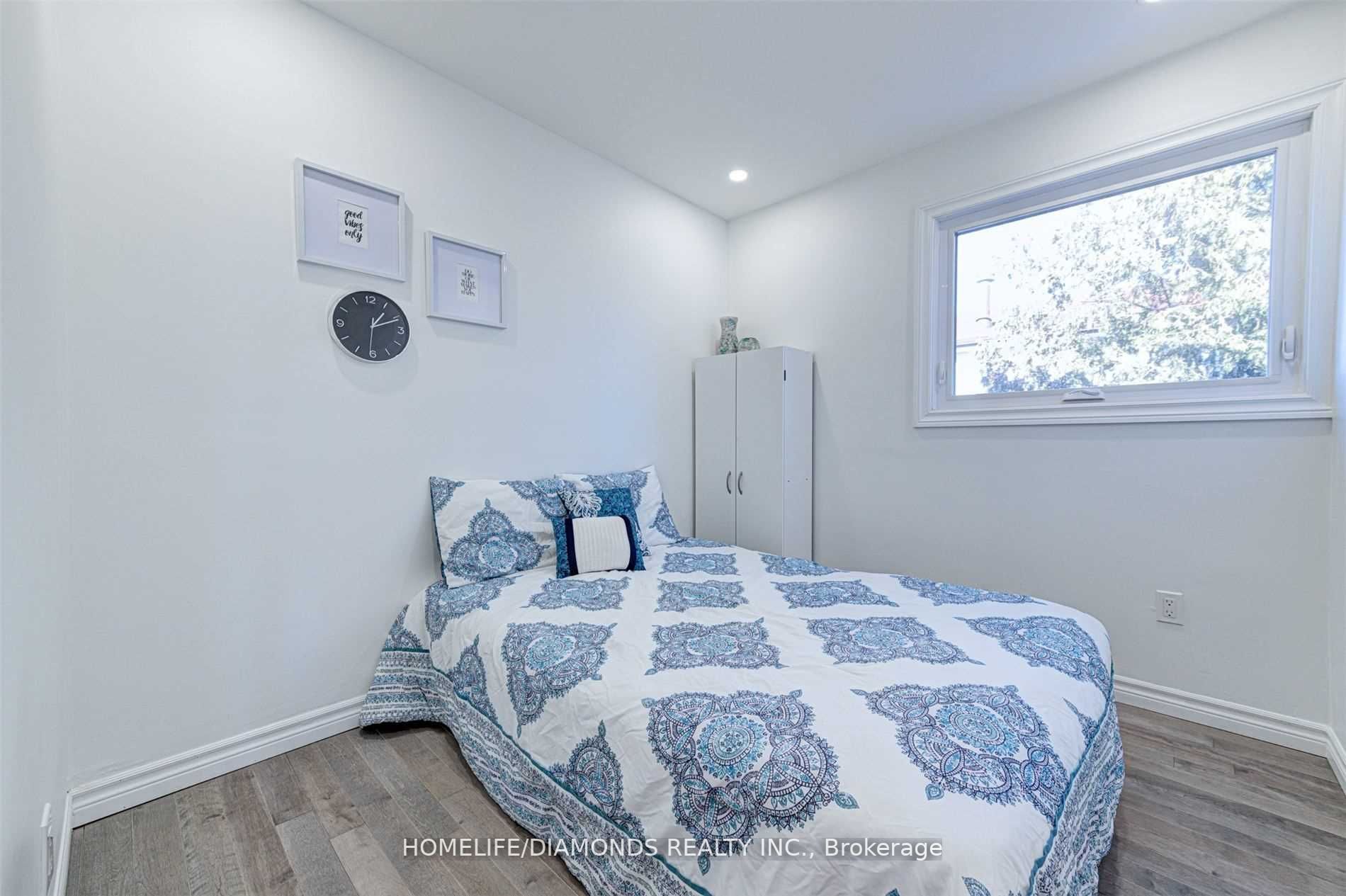 68 Radford Dr