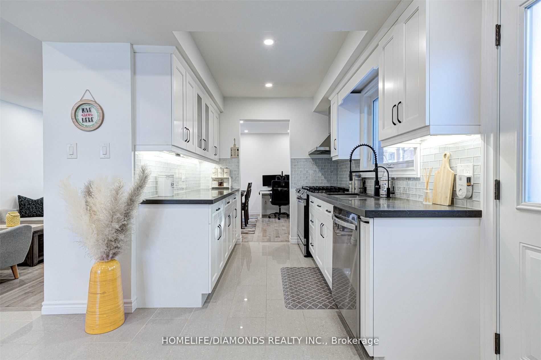 68 Radford Dr