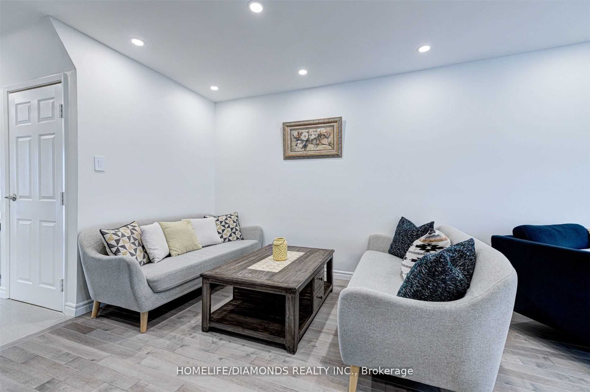 68 Radford Dr