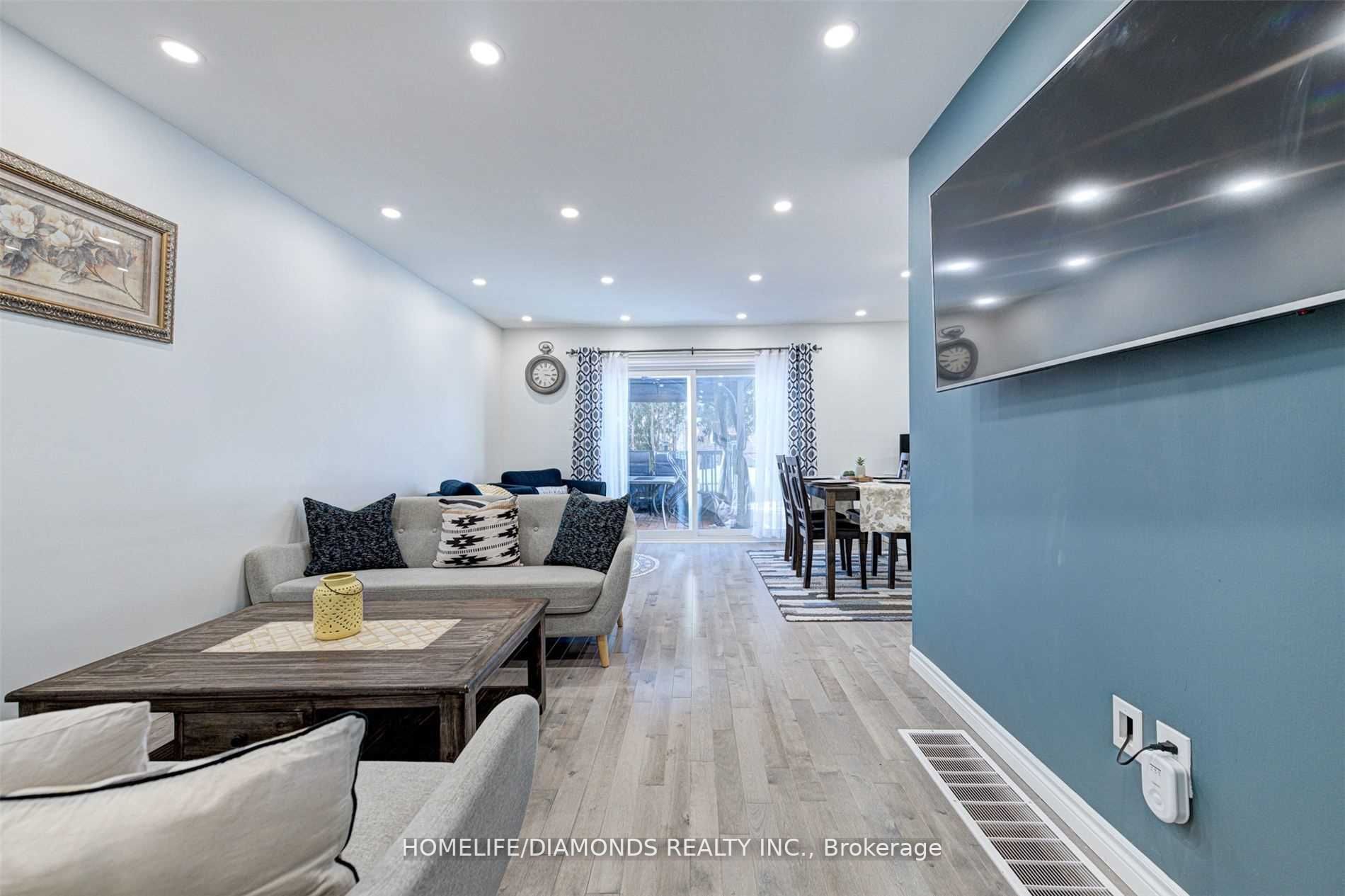 68 Radford Dr