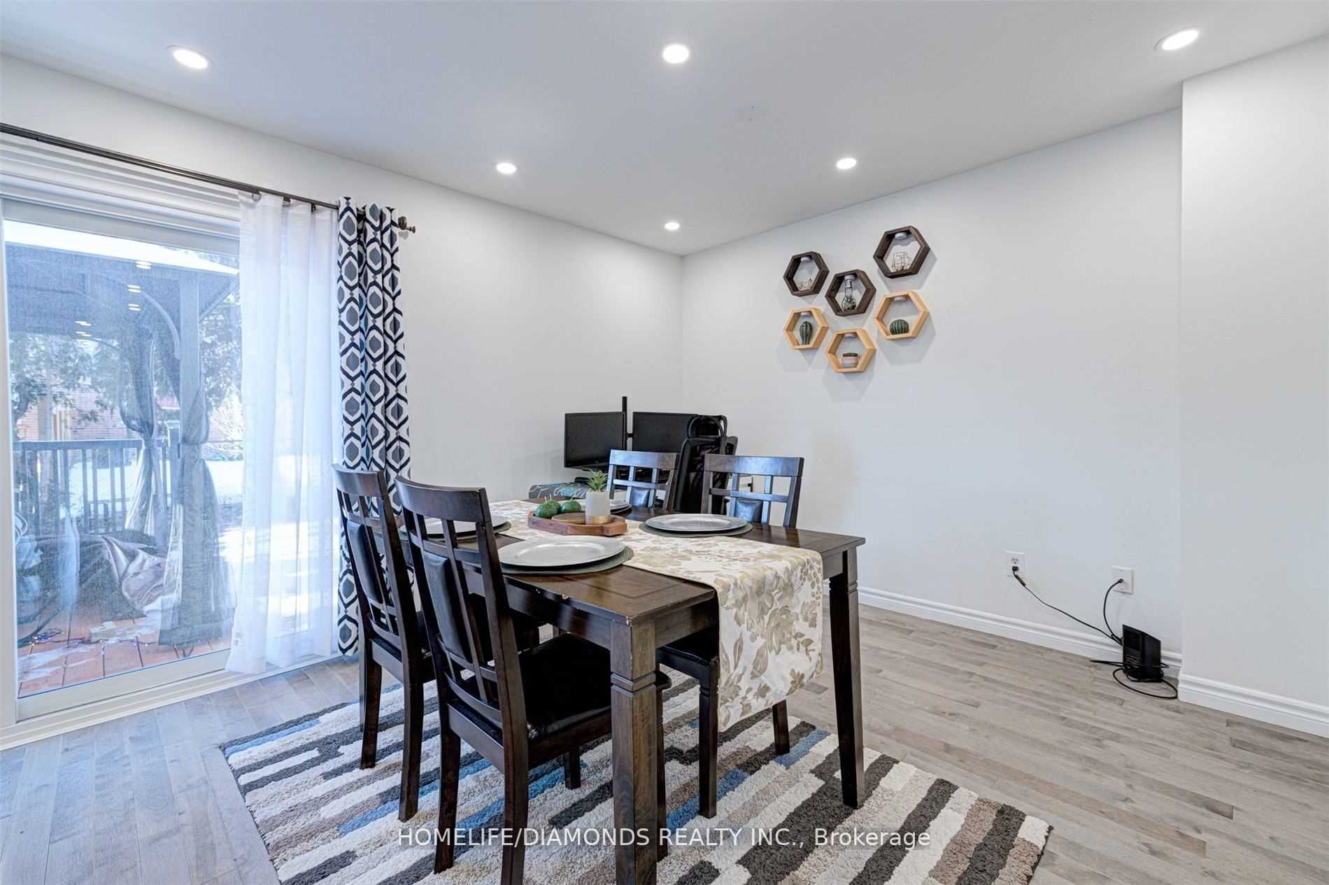68 Radford Dr