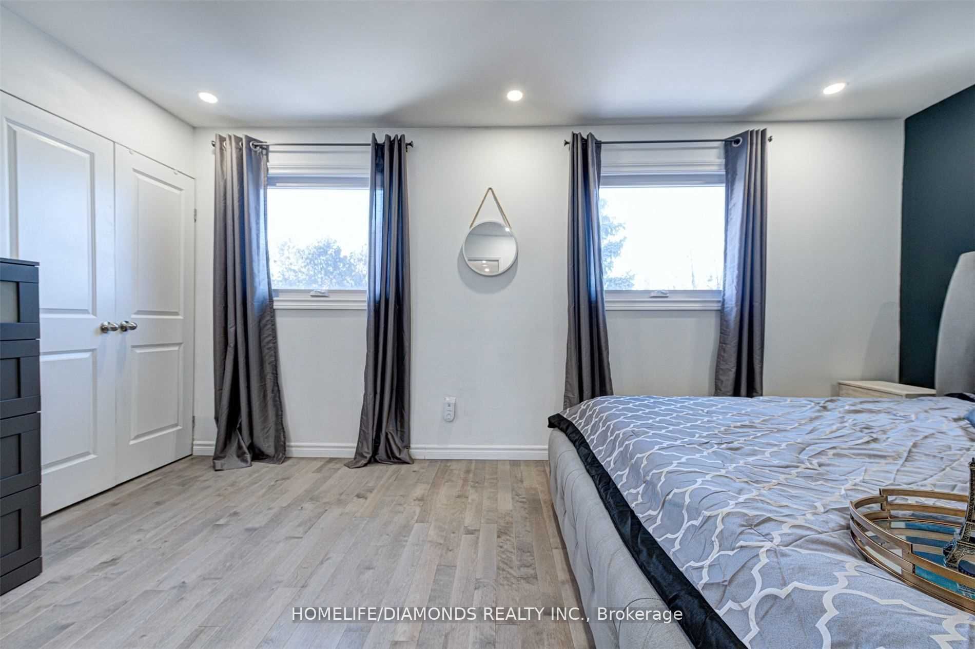 68 Radford Dr