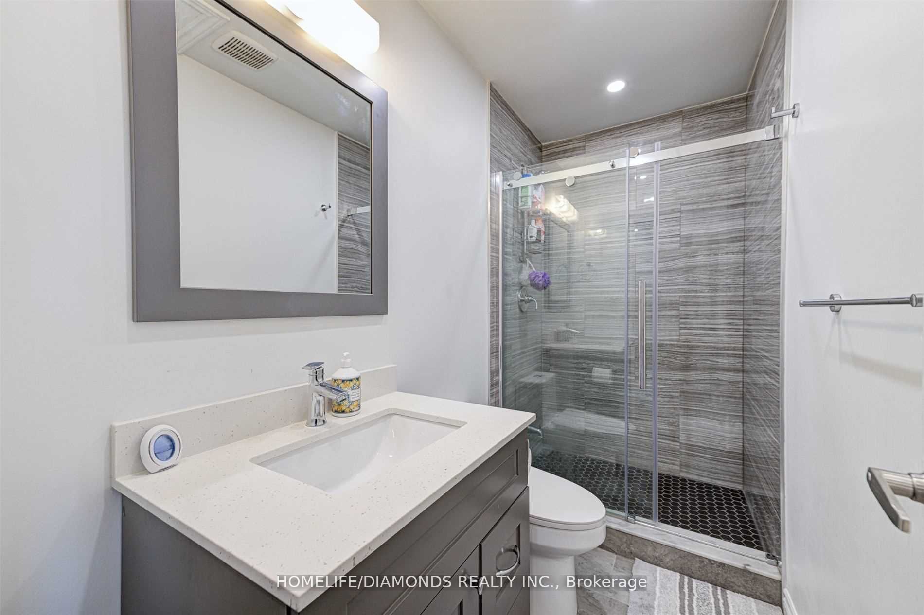 68 Radford Dr