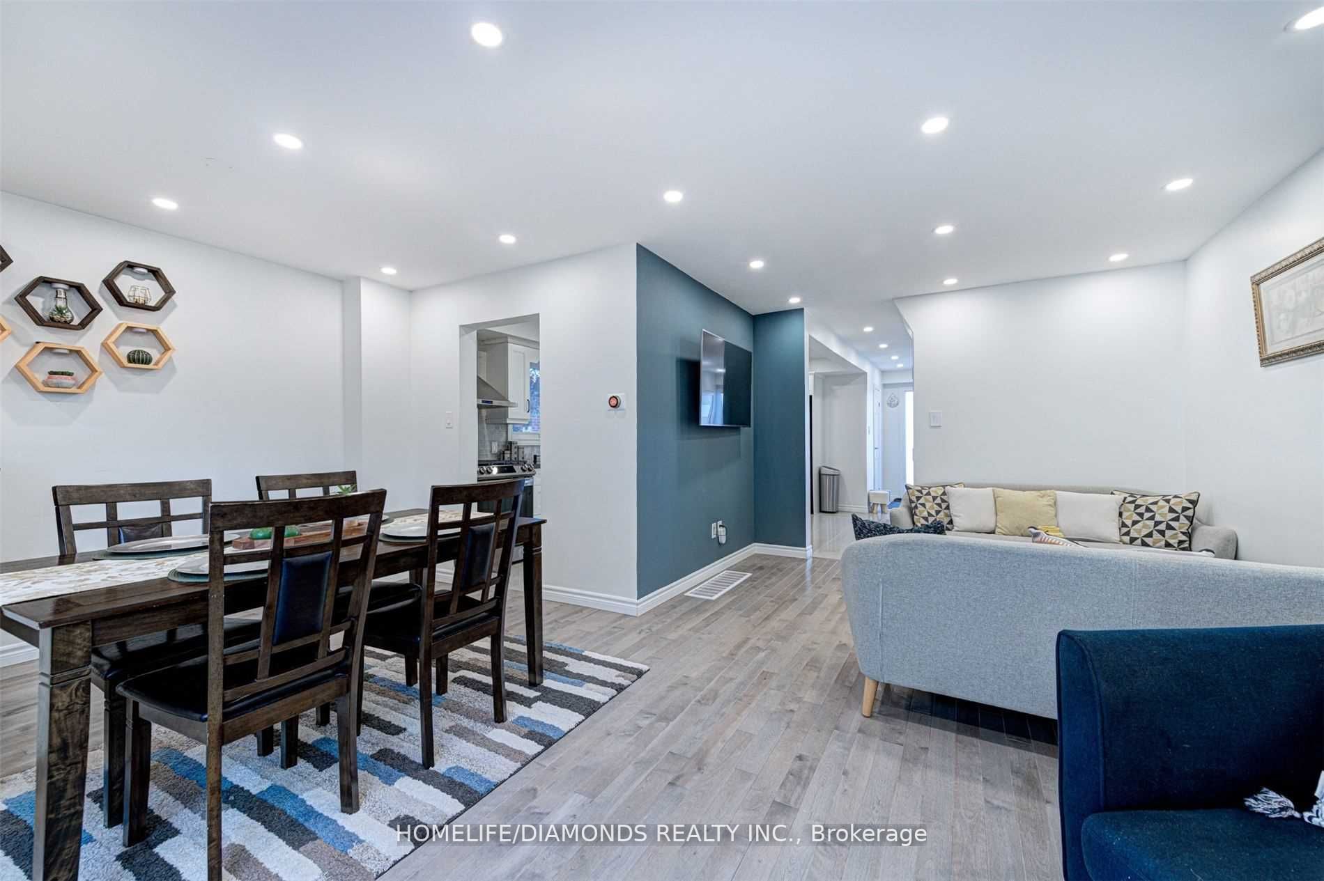 68 Radford Dr