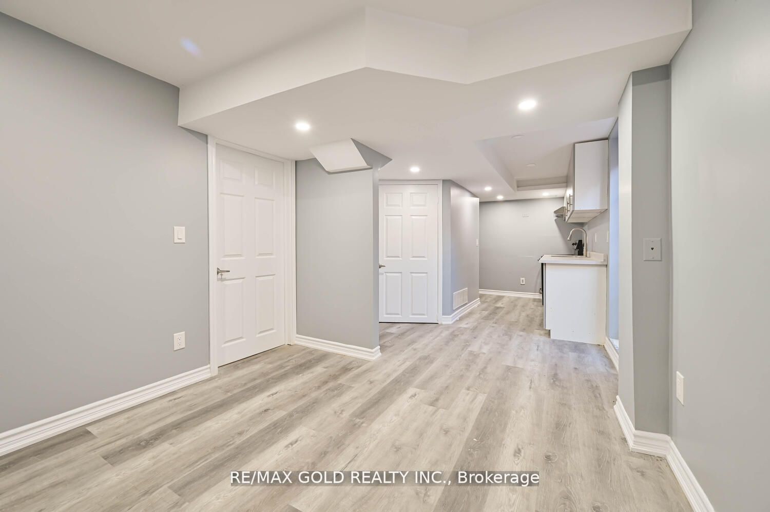 17 Fidelity Ave