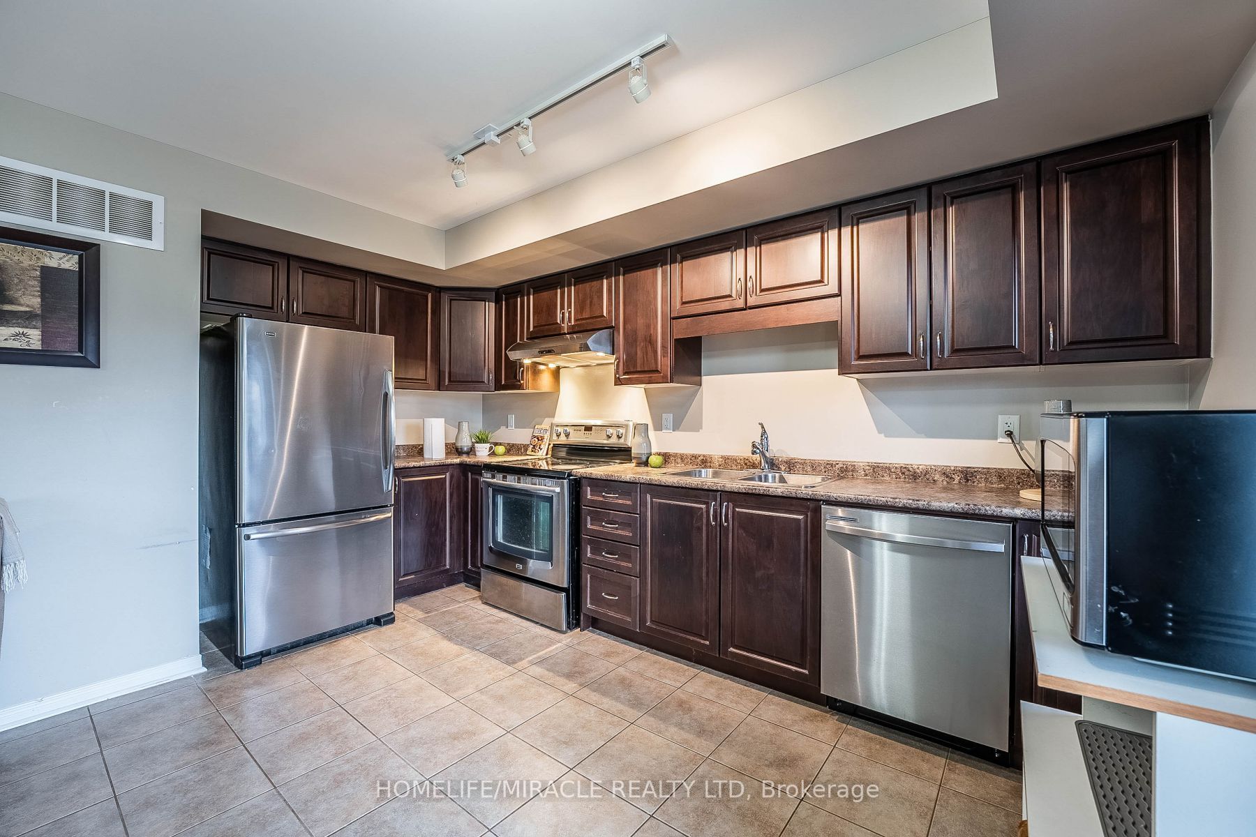 5 Armstrong Street, #25
