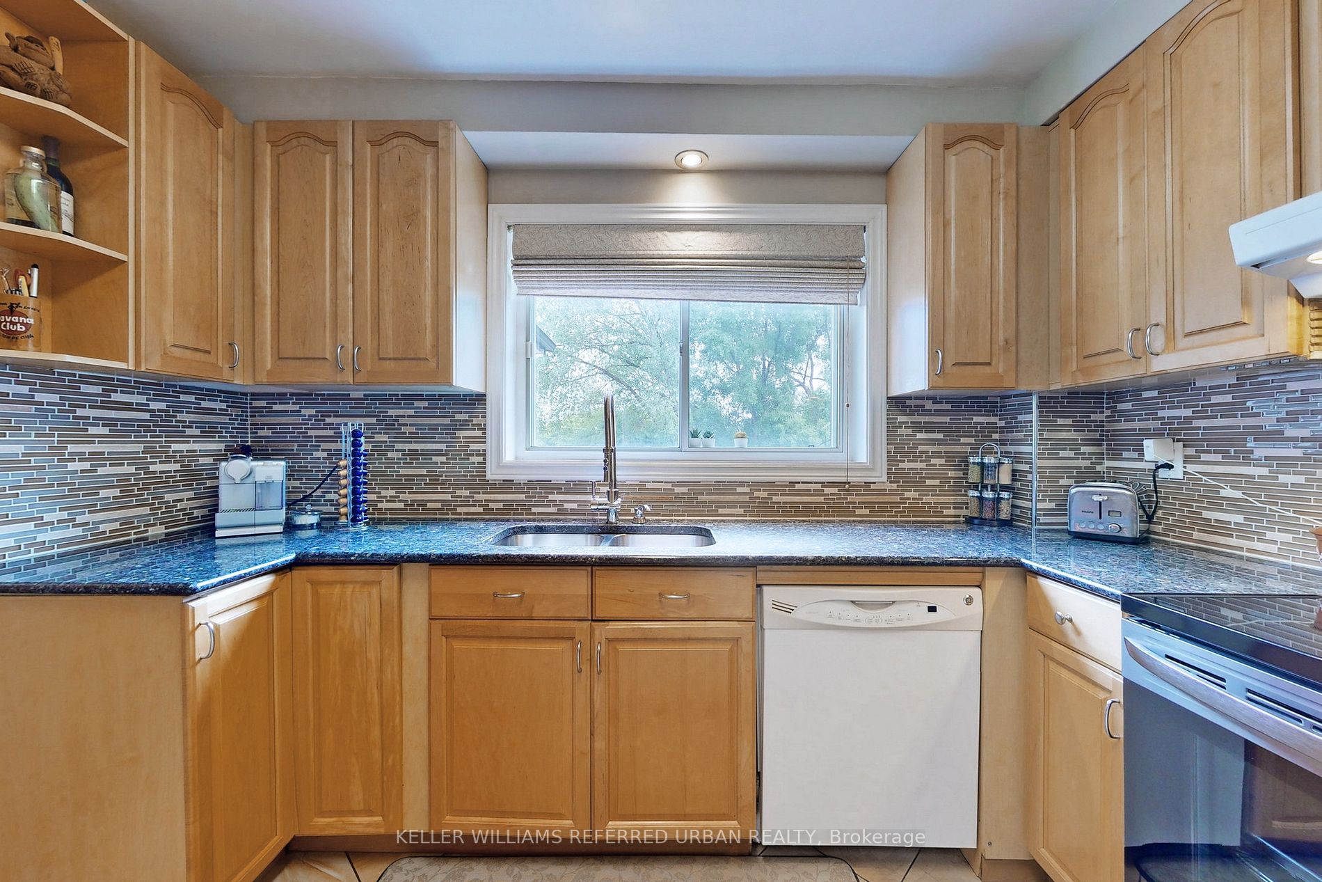 17 Harlton Cres