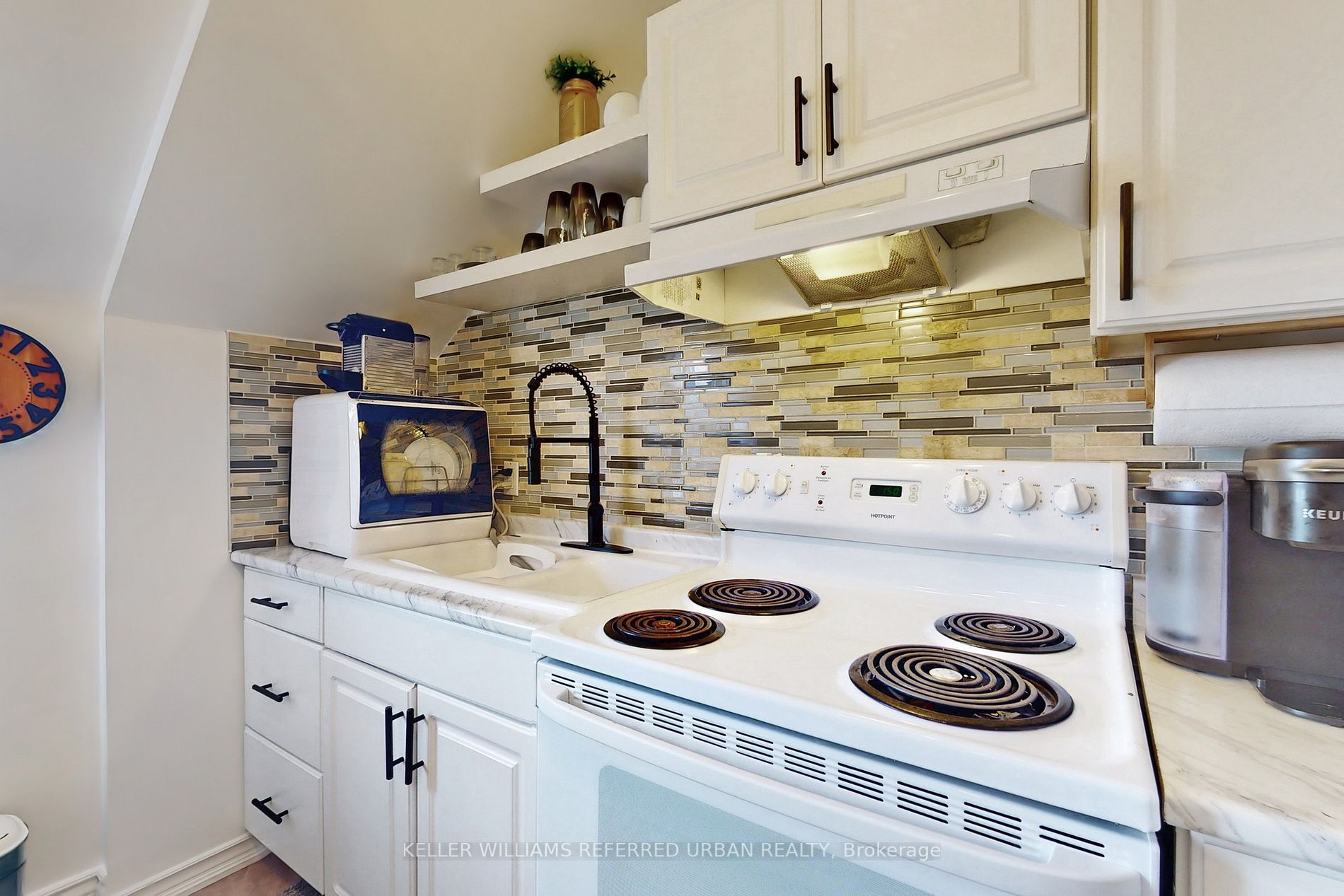 17 Harlton Cres
