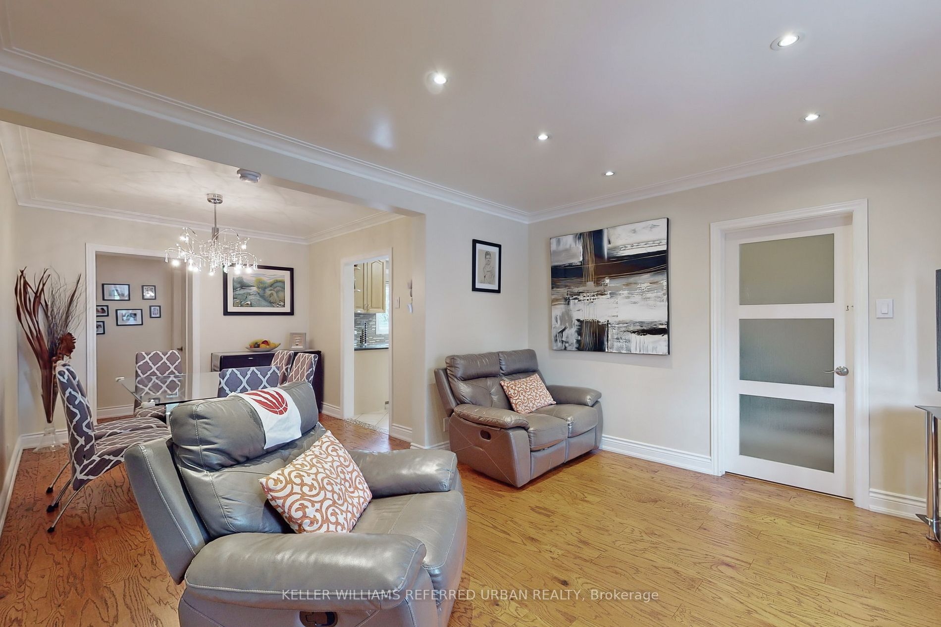 17 Harlton Cres
