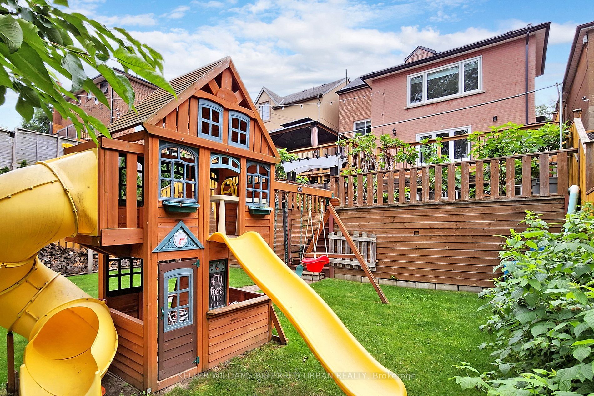 17 Harlton Cres
