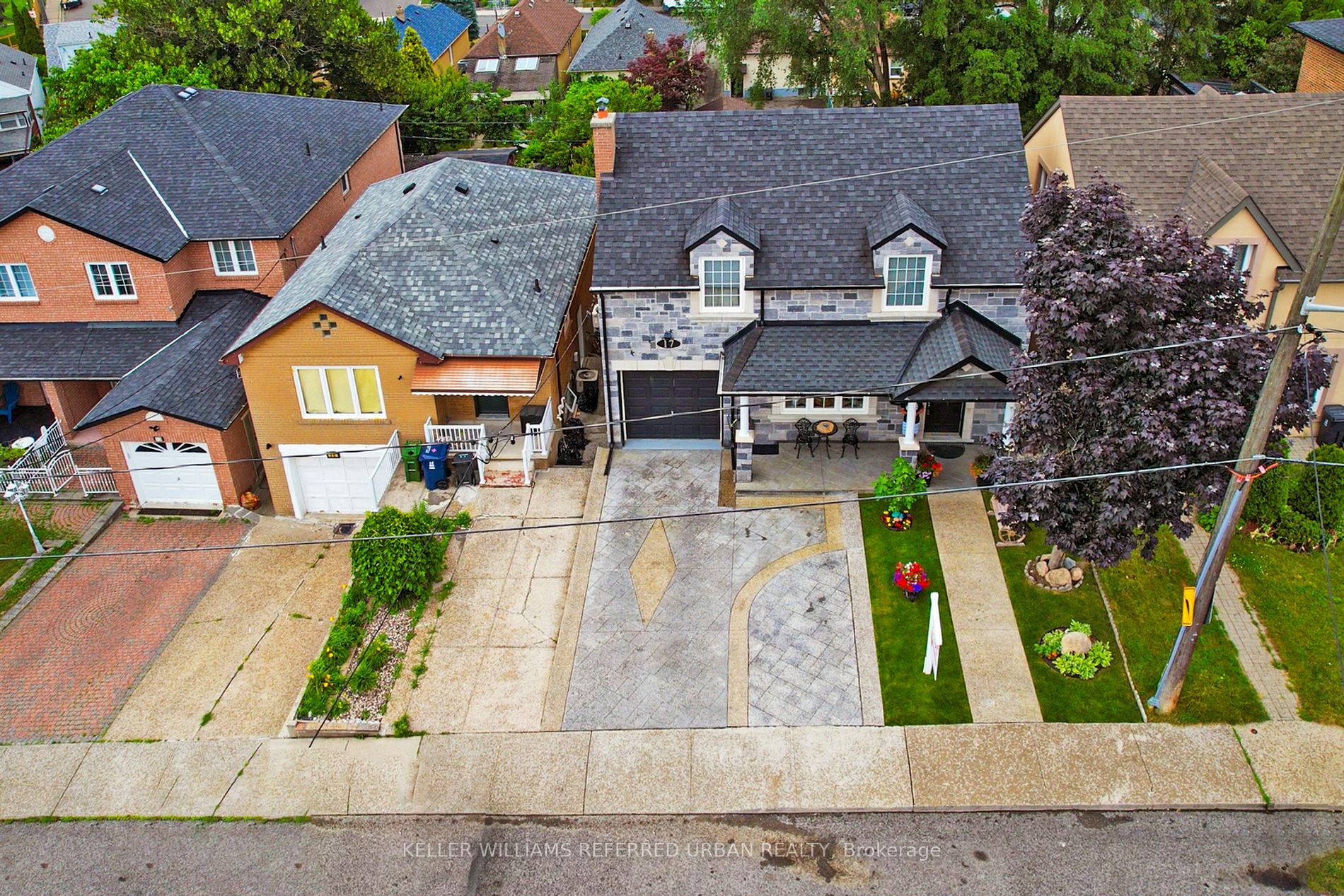 17 Harlton Cres