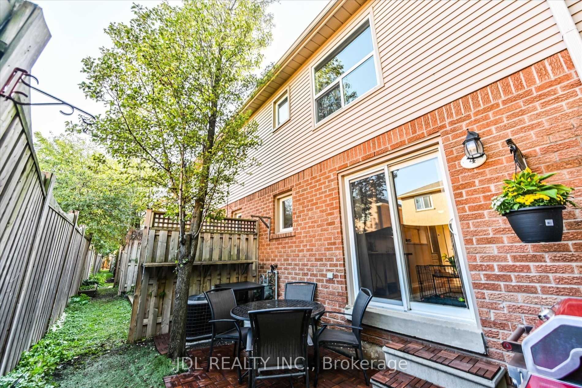 1500 Reeves Gate #4