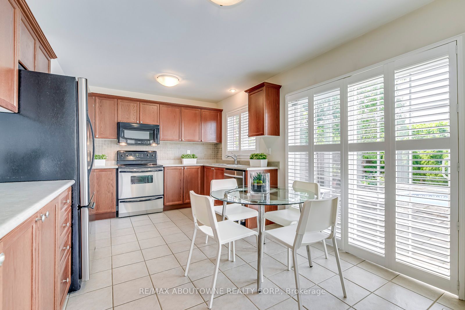 2328 Calloway Dr