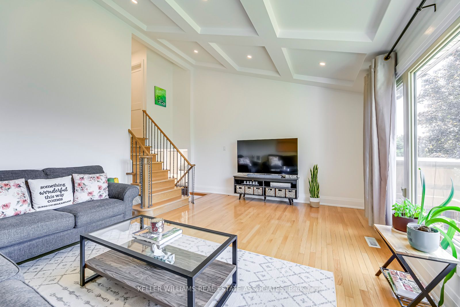 32 Camberley Cres