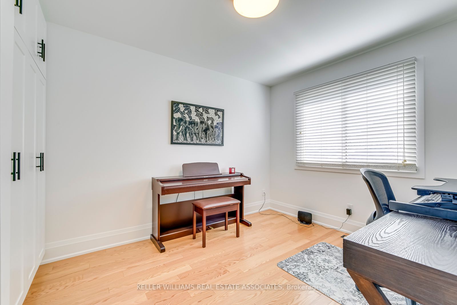 32 Camberley Cres