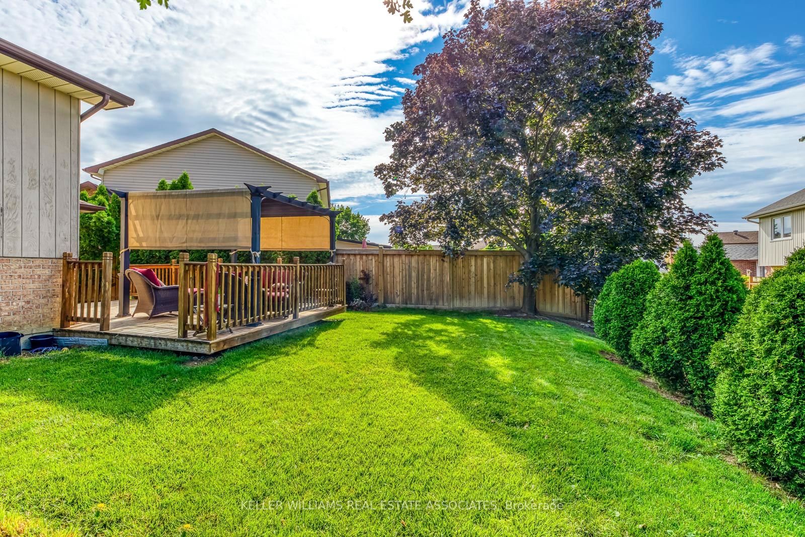 32 Camberley Cres