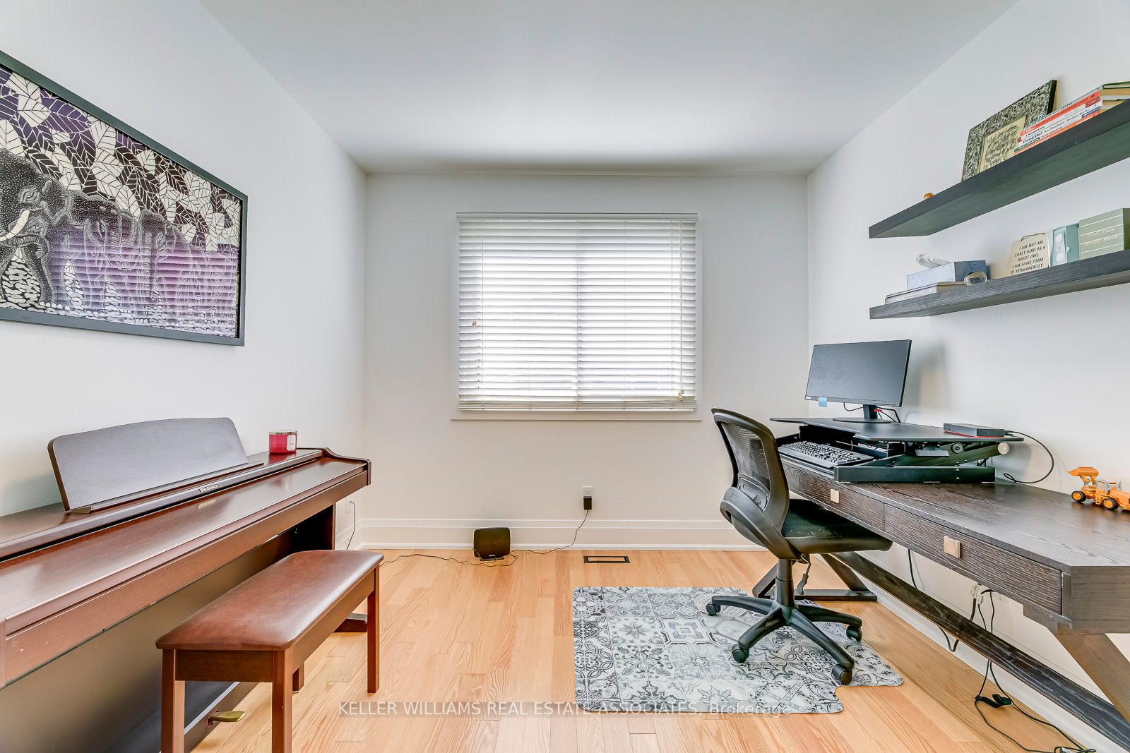 32 Camberley Cres