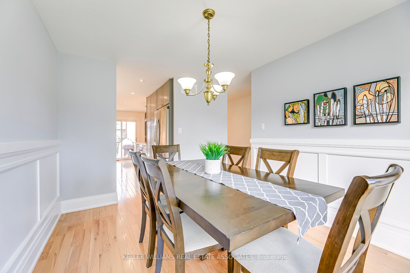 32 Camberley Cres