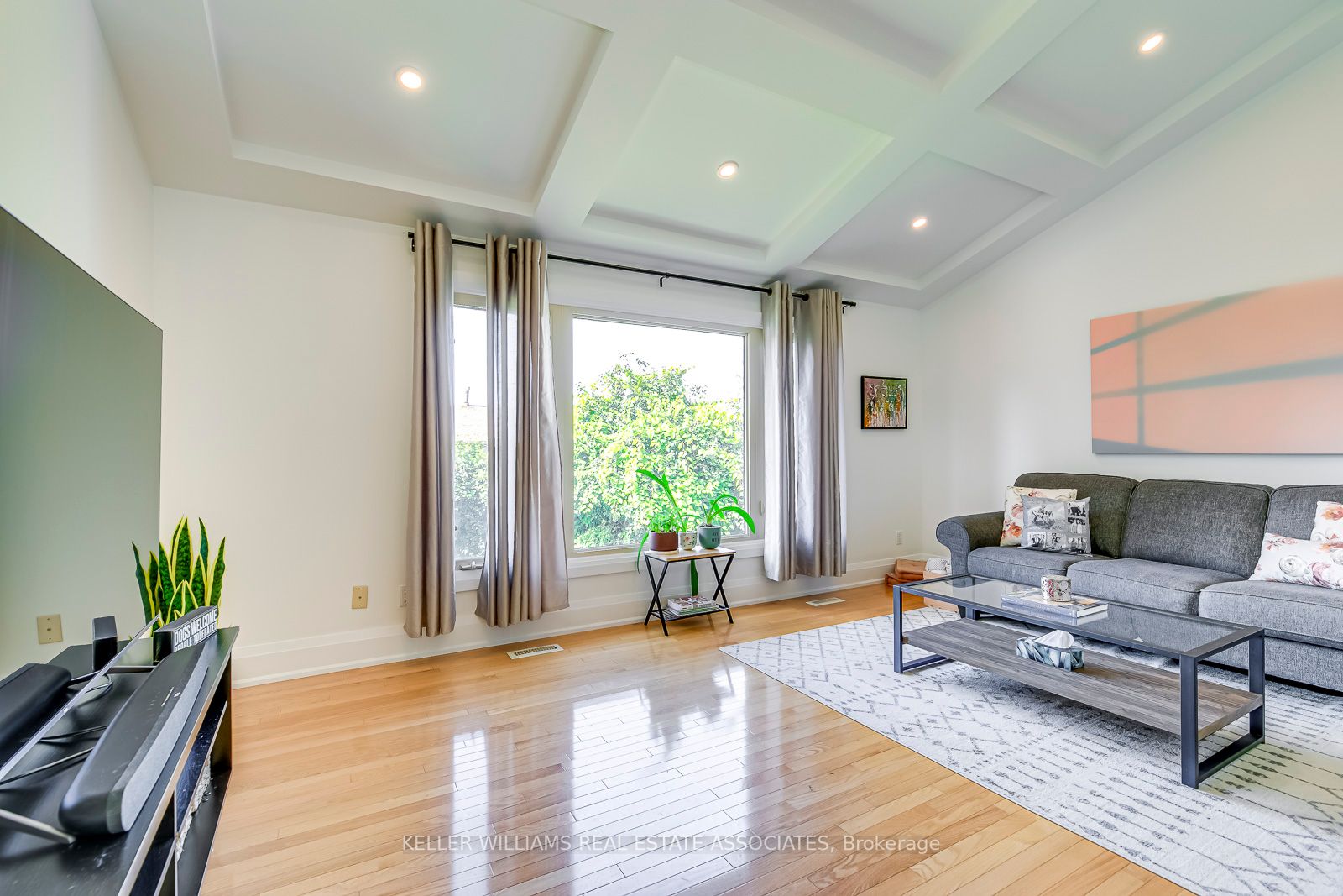 32 Camberley Cres