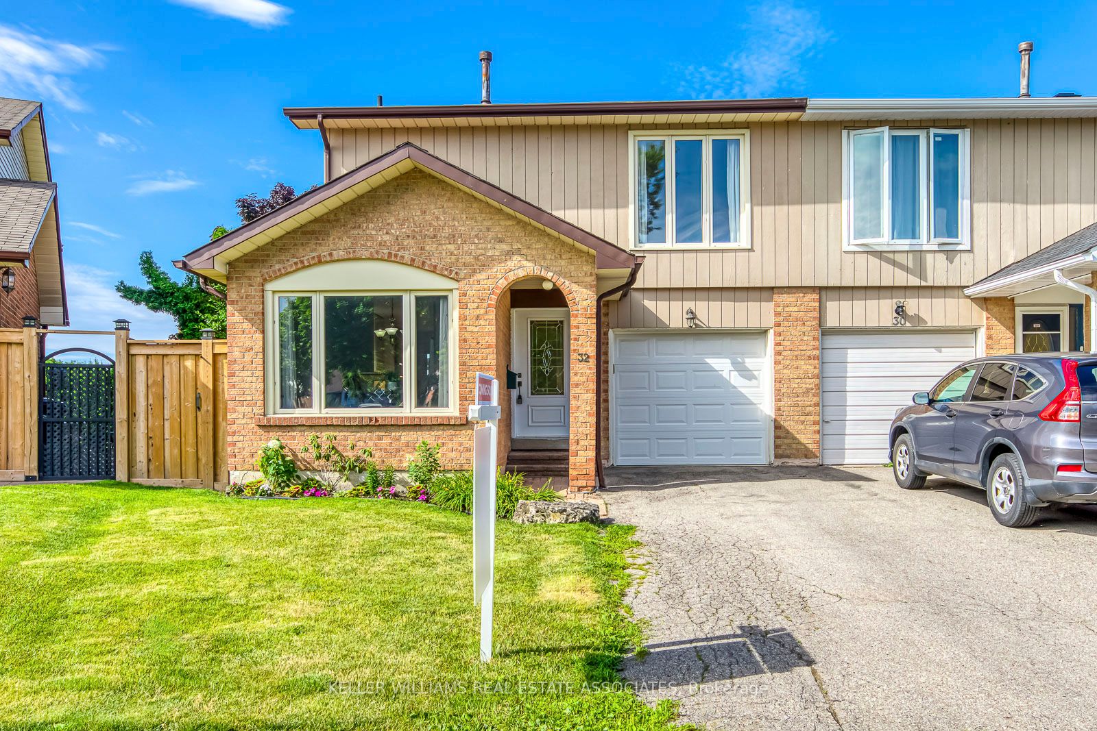 32 Camberley Cres