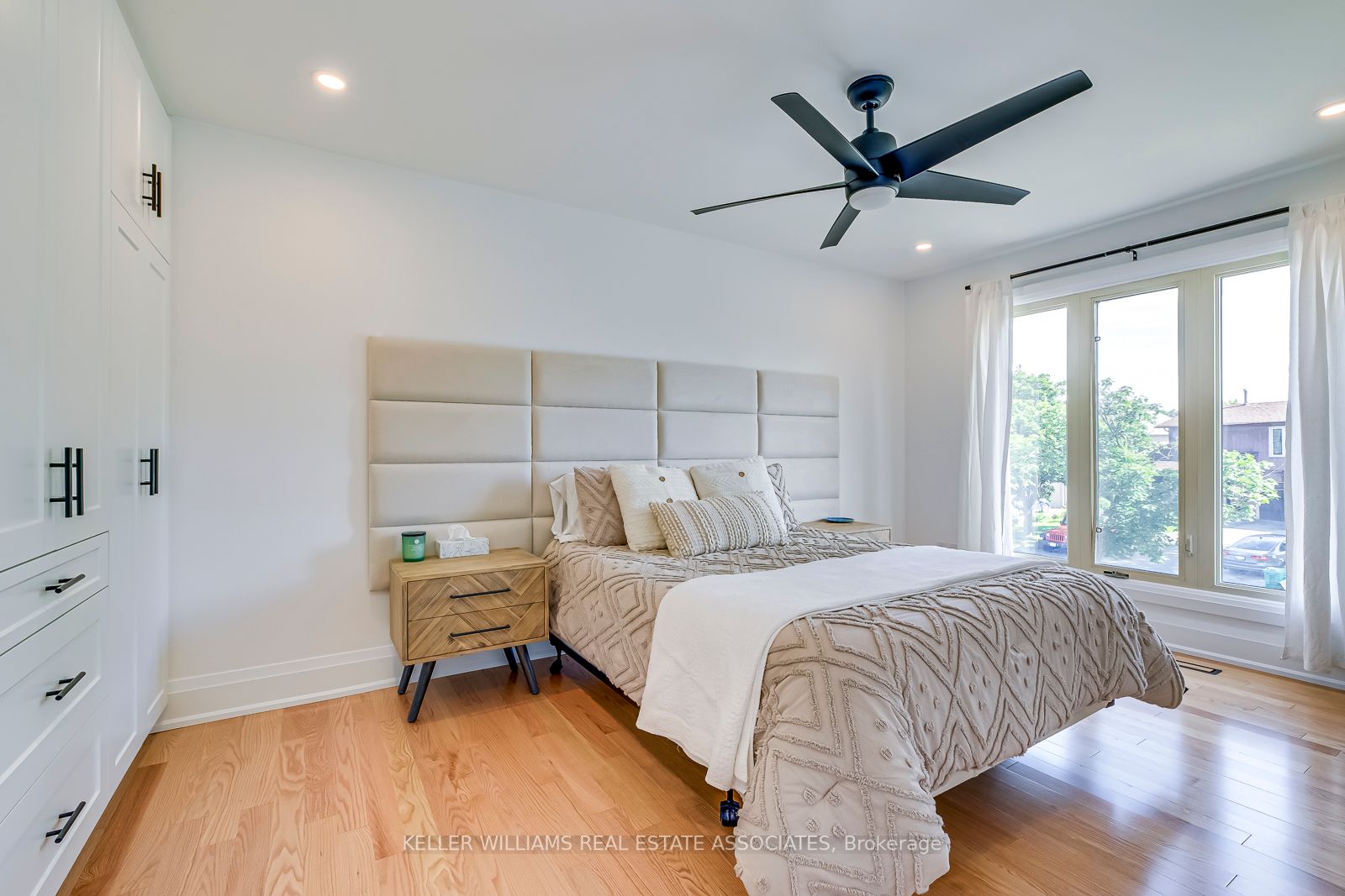 32 Camberley Cres