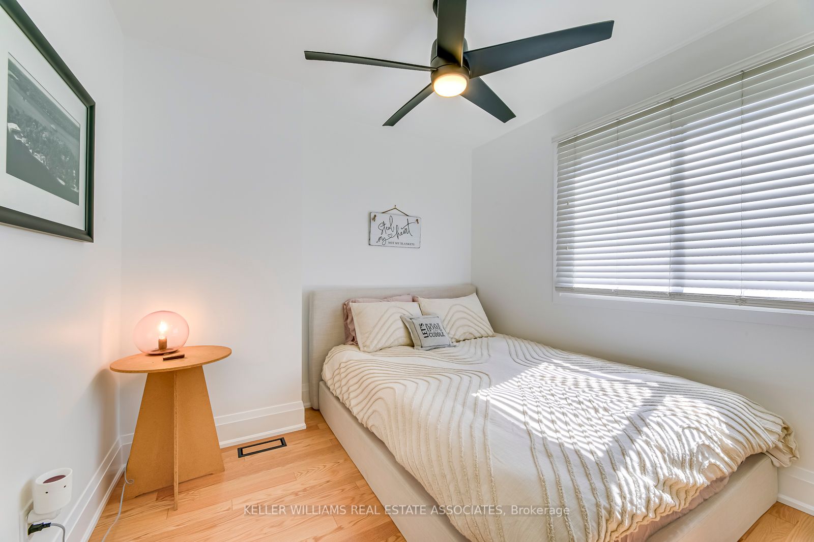 32 Camberley Cres