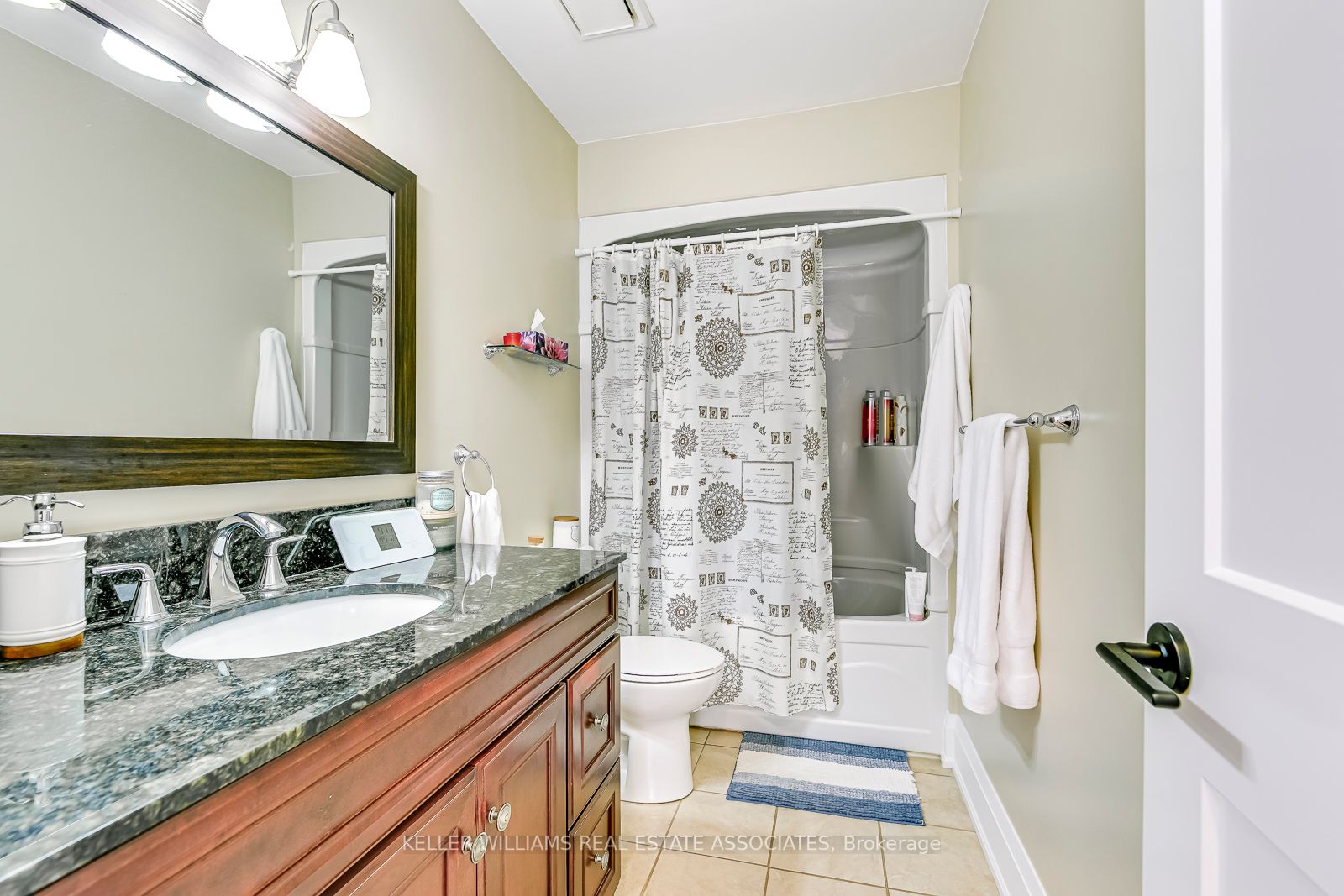 32 Camberley Cres