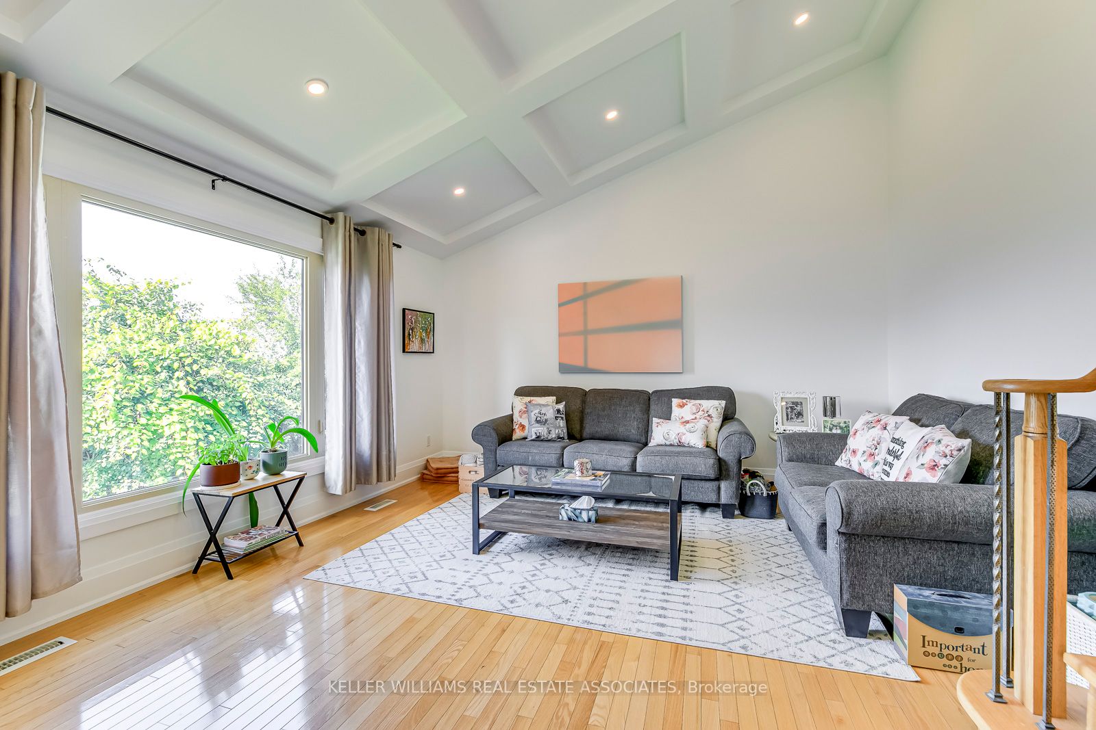 32 Camberley Cres