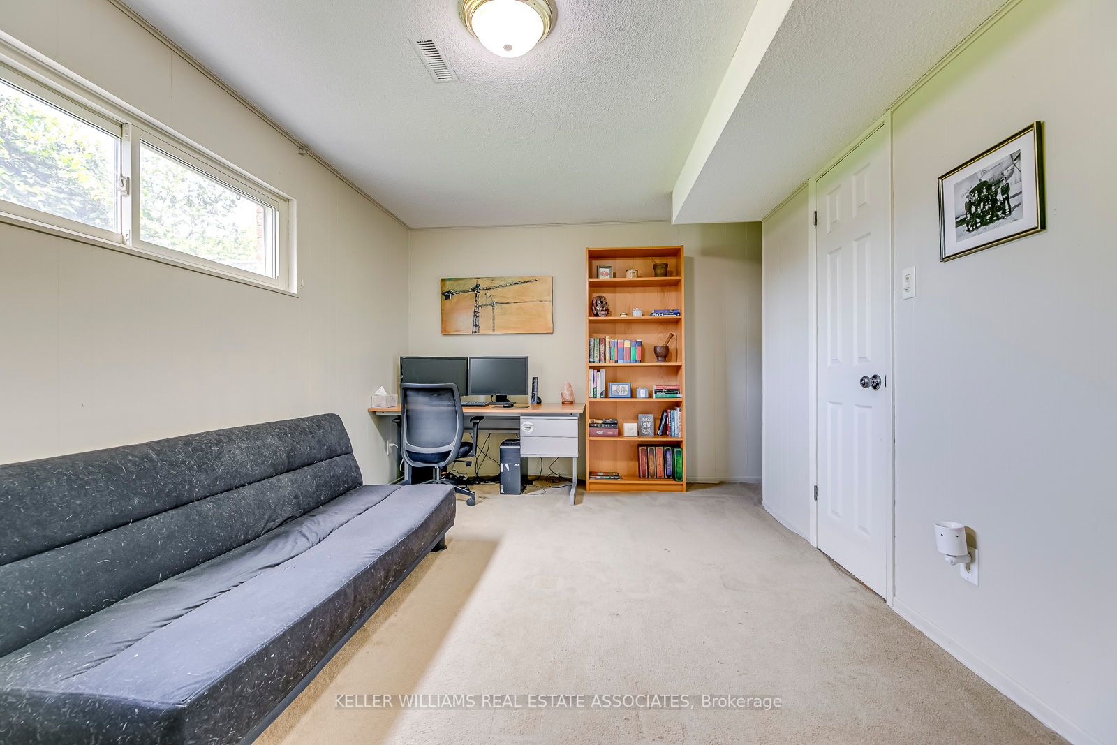 32 Camberley Cres