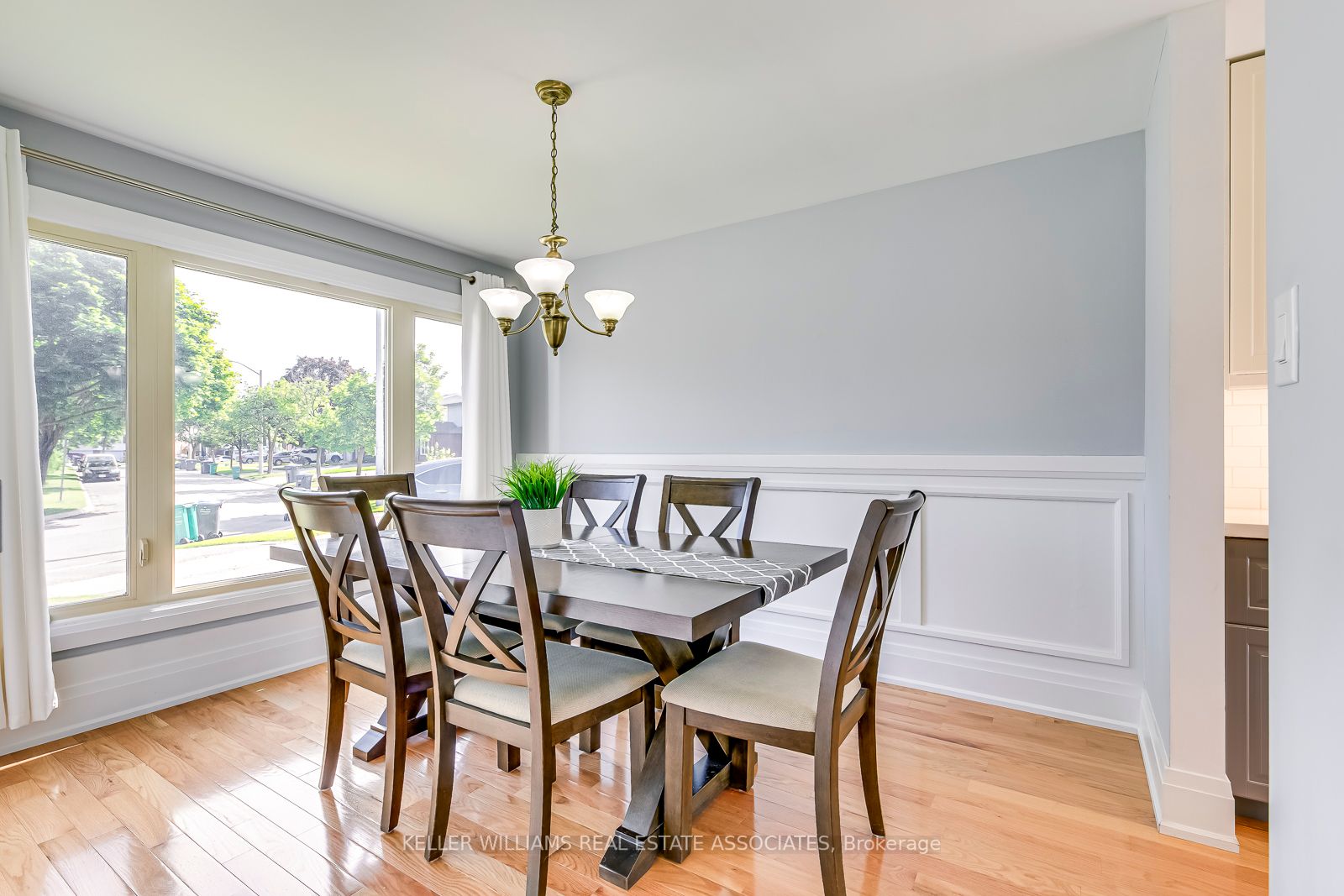 32 Camberley Cres