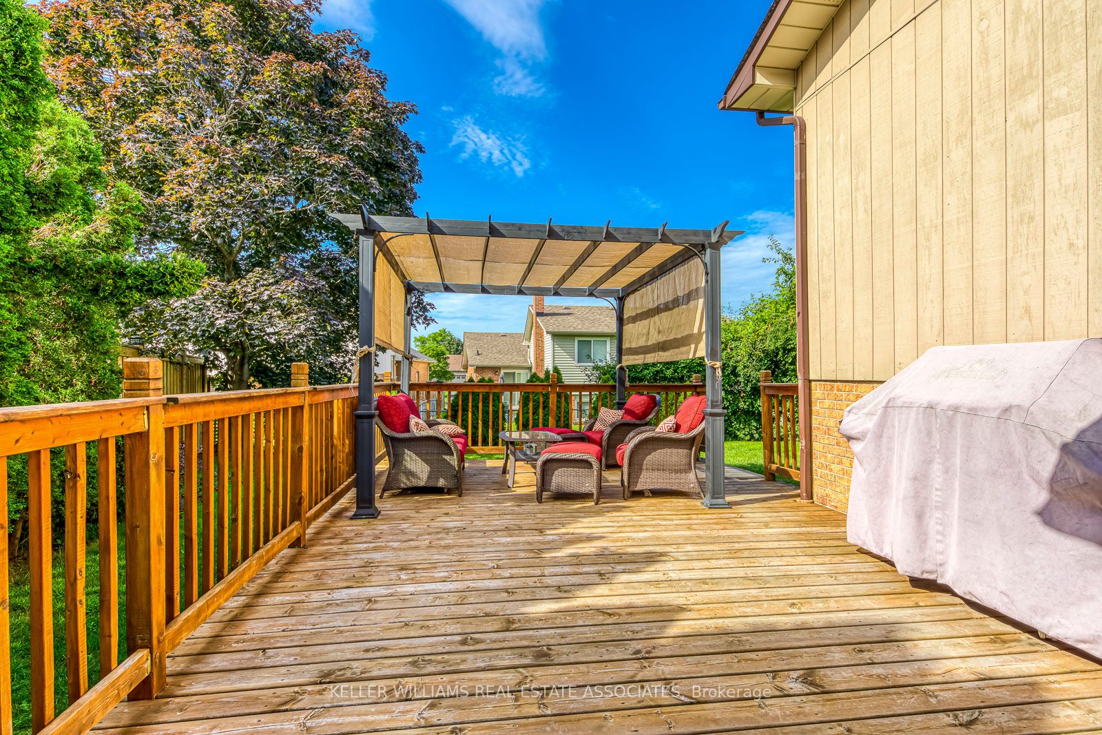 32 Camberley Cres
