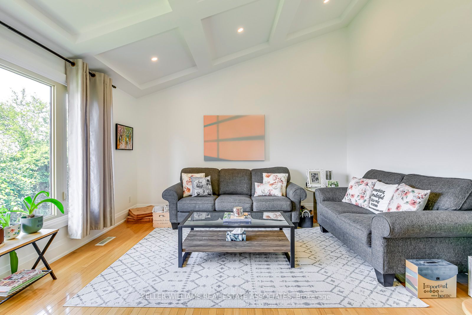 32 Camberley Cres