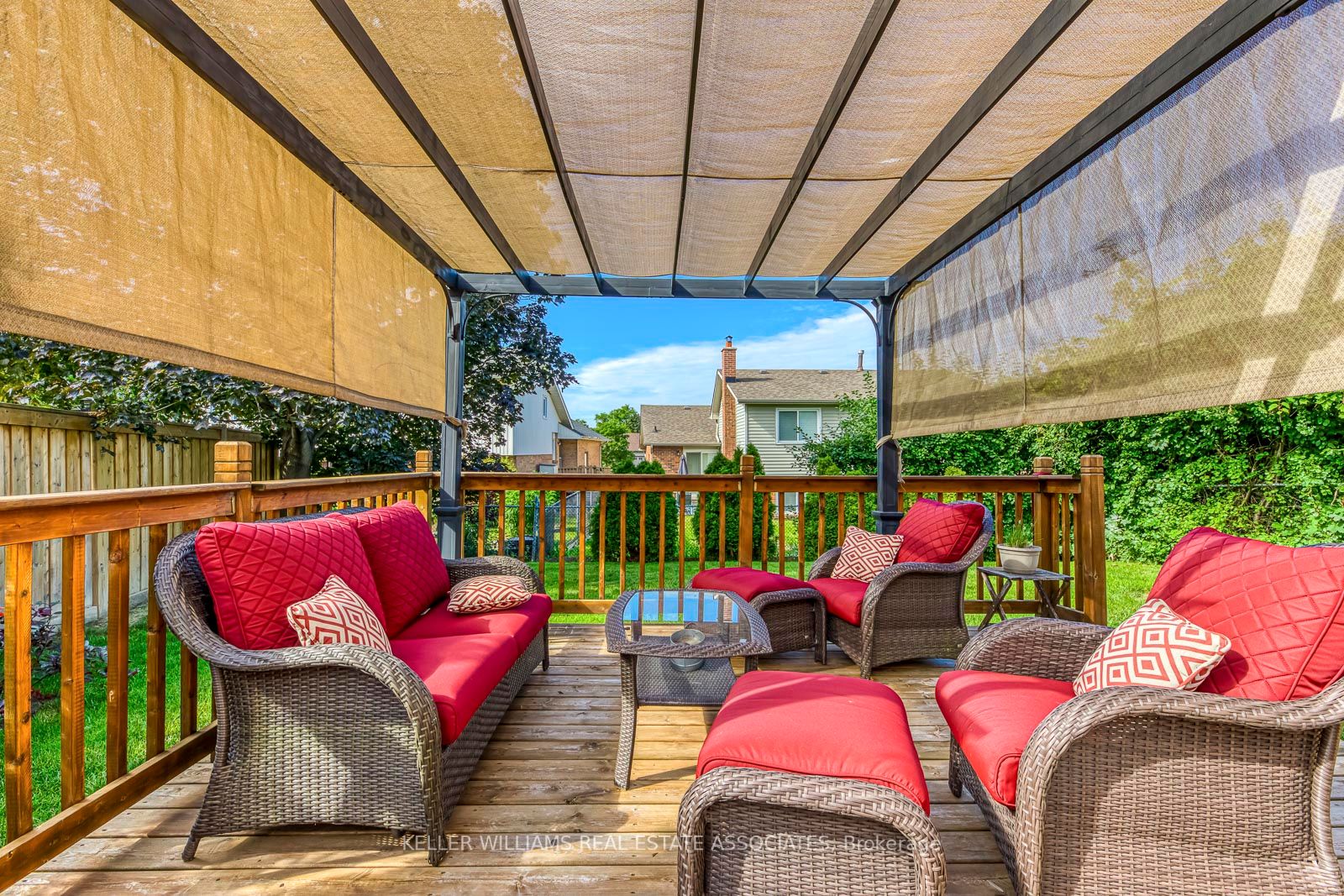 32 Camberley Cres