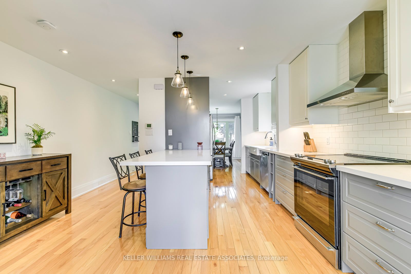 32 Camberley Cres