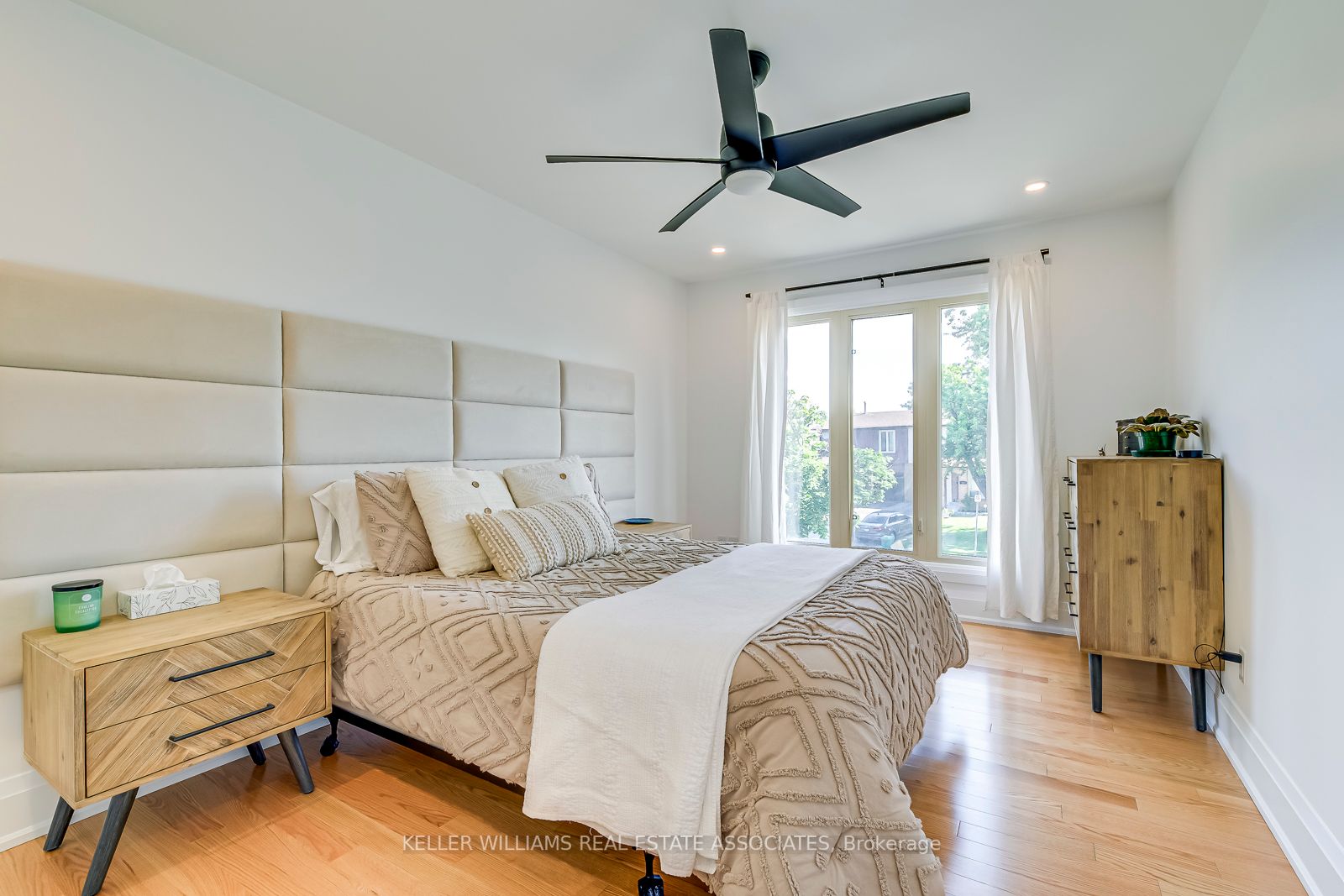 32 Camberley Cres