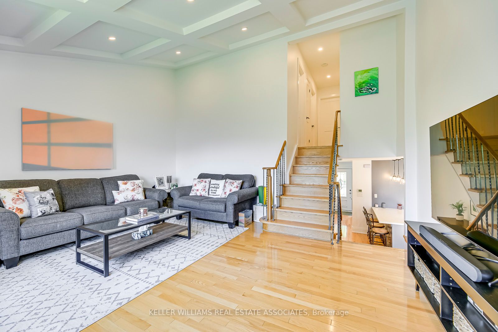 32 Camberley Cres