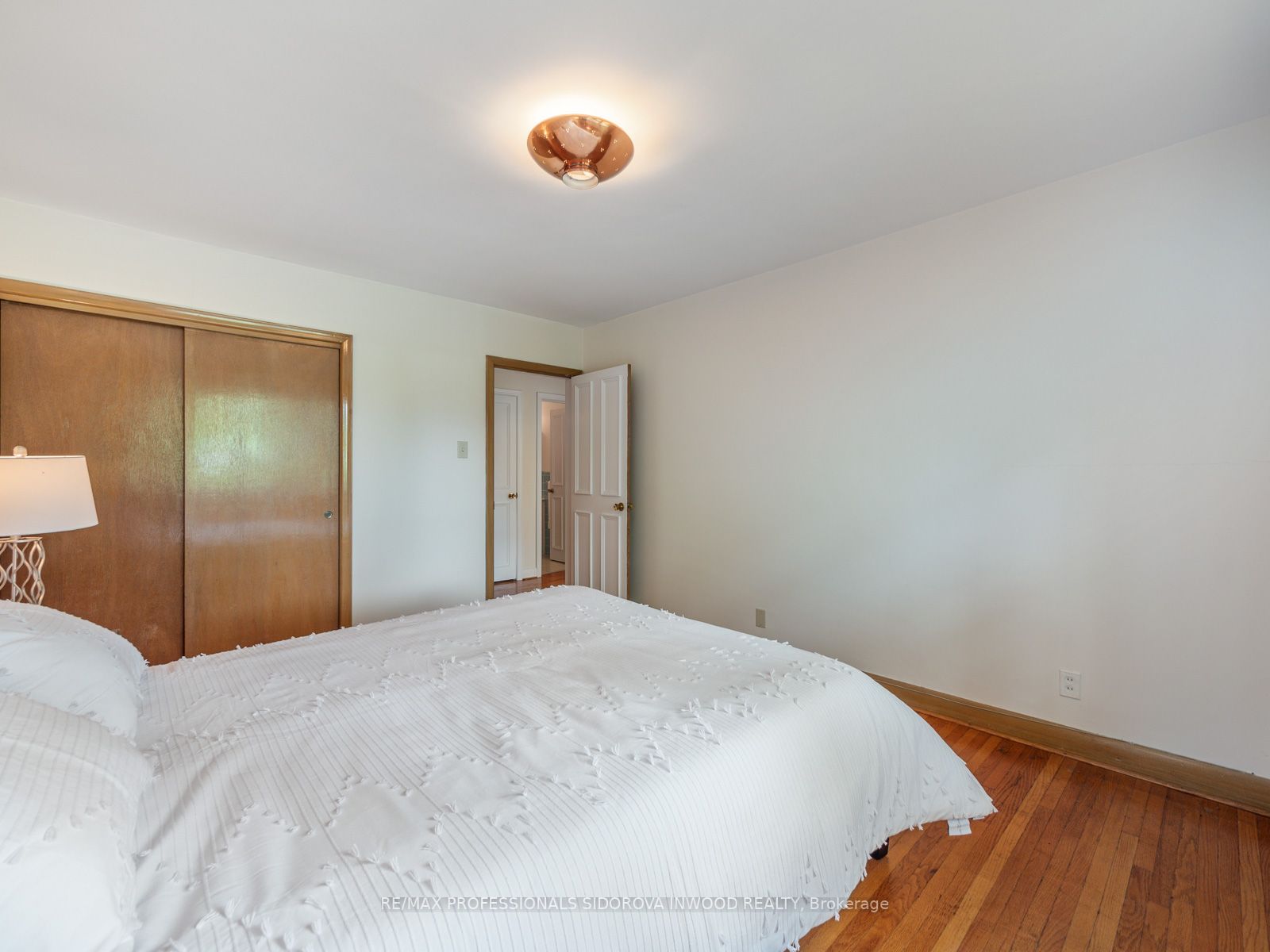 81 Ellis Ave