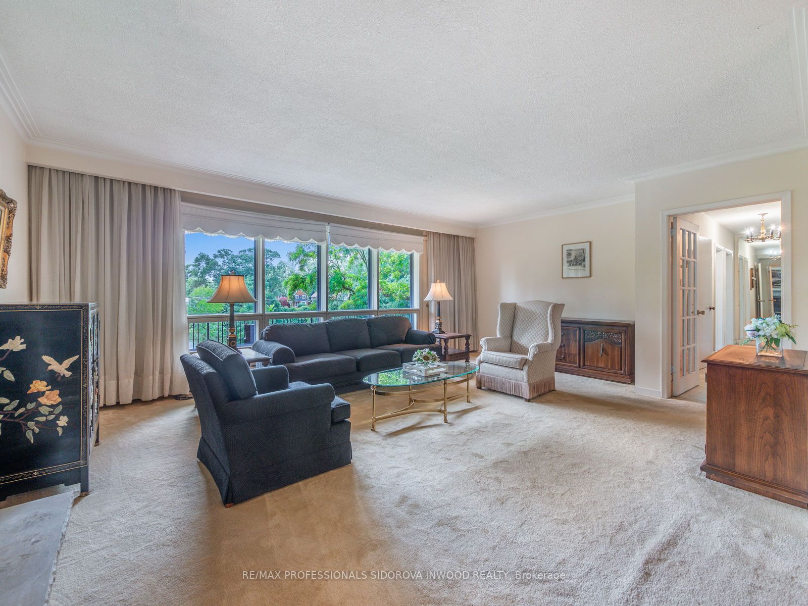 81 Ellis Ave
