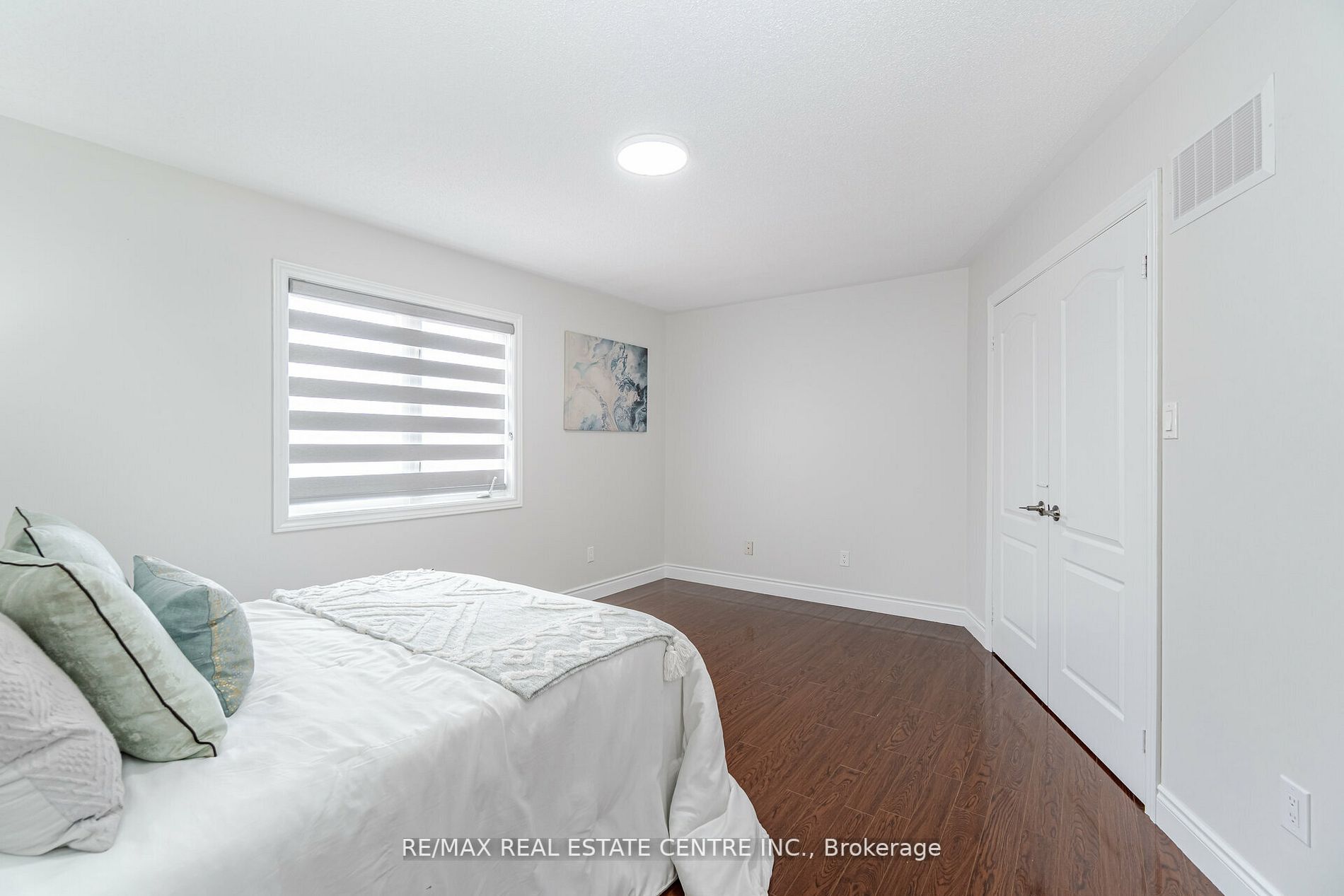 5 Wild Indigo Cres
