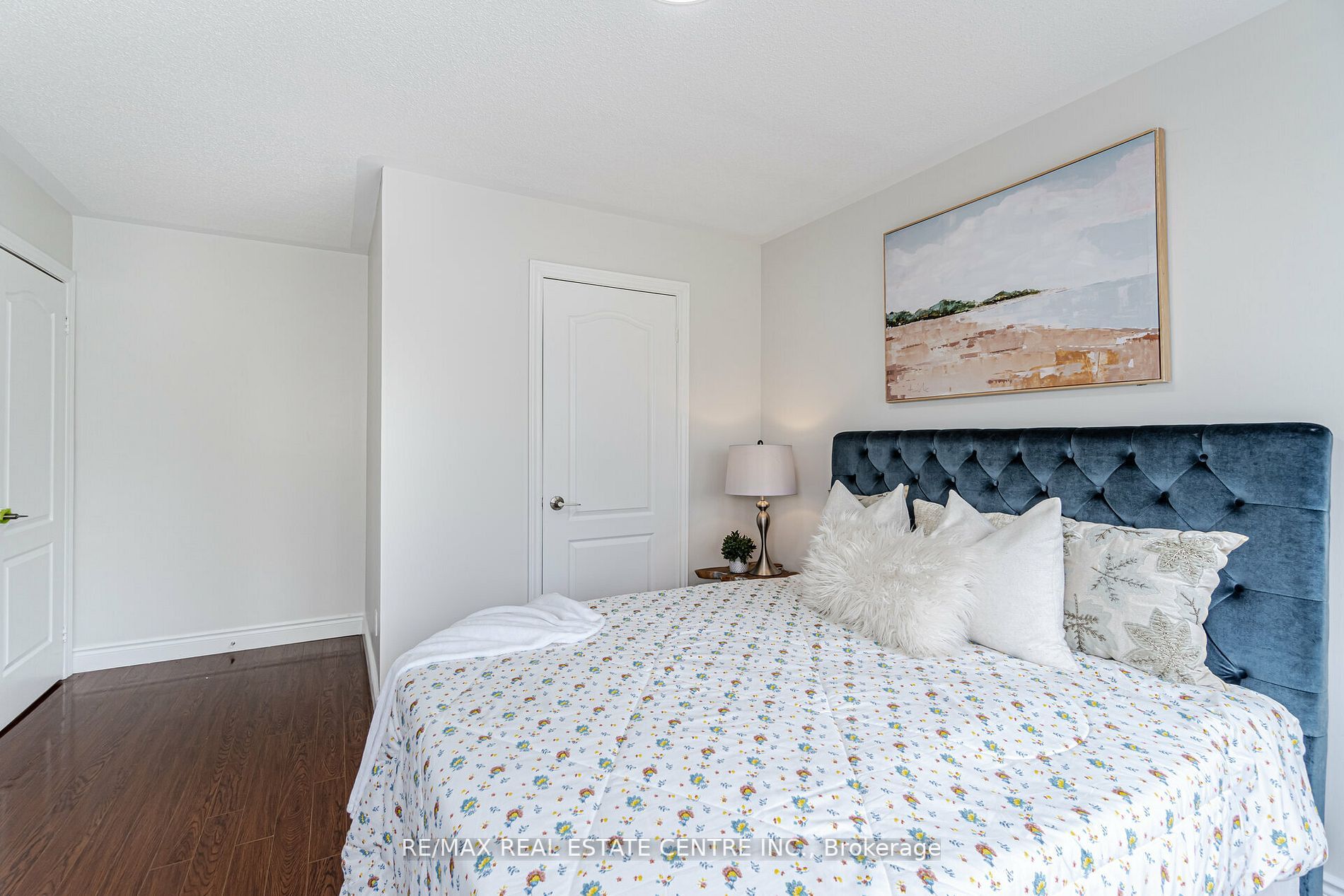 5 Wild Indigo Cres
