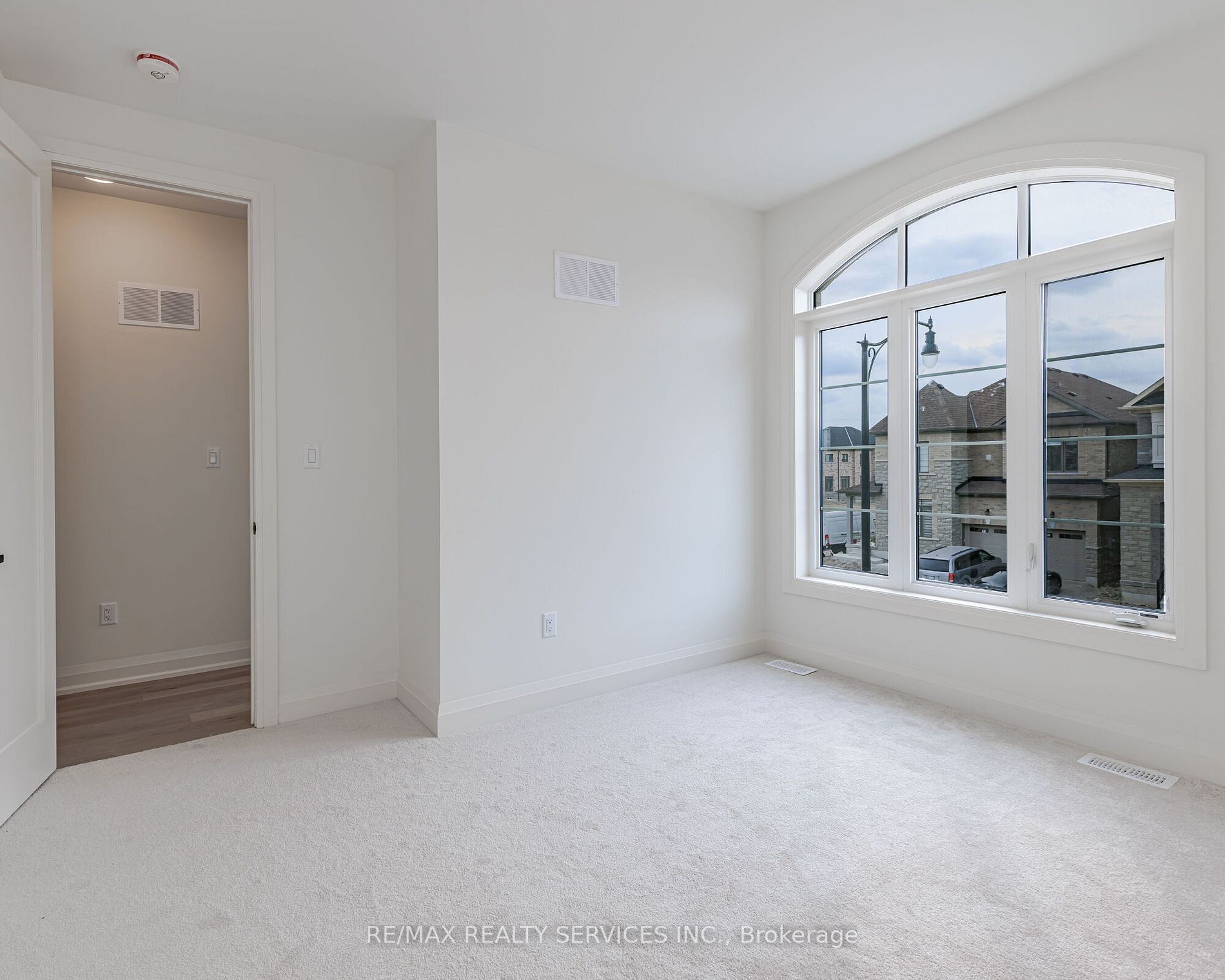 3 Eastman Dr E