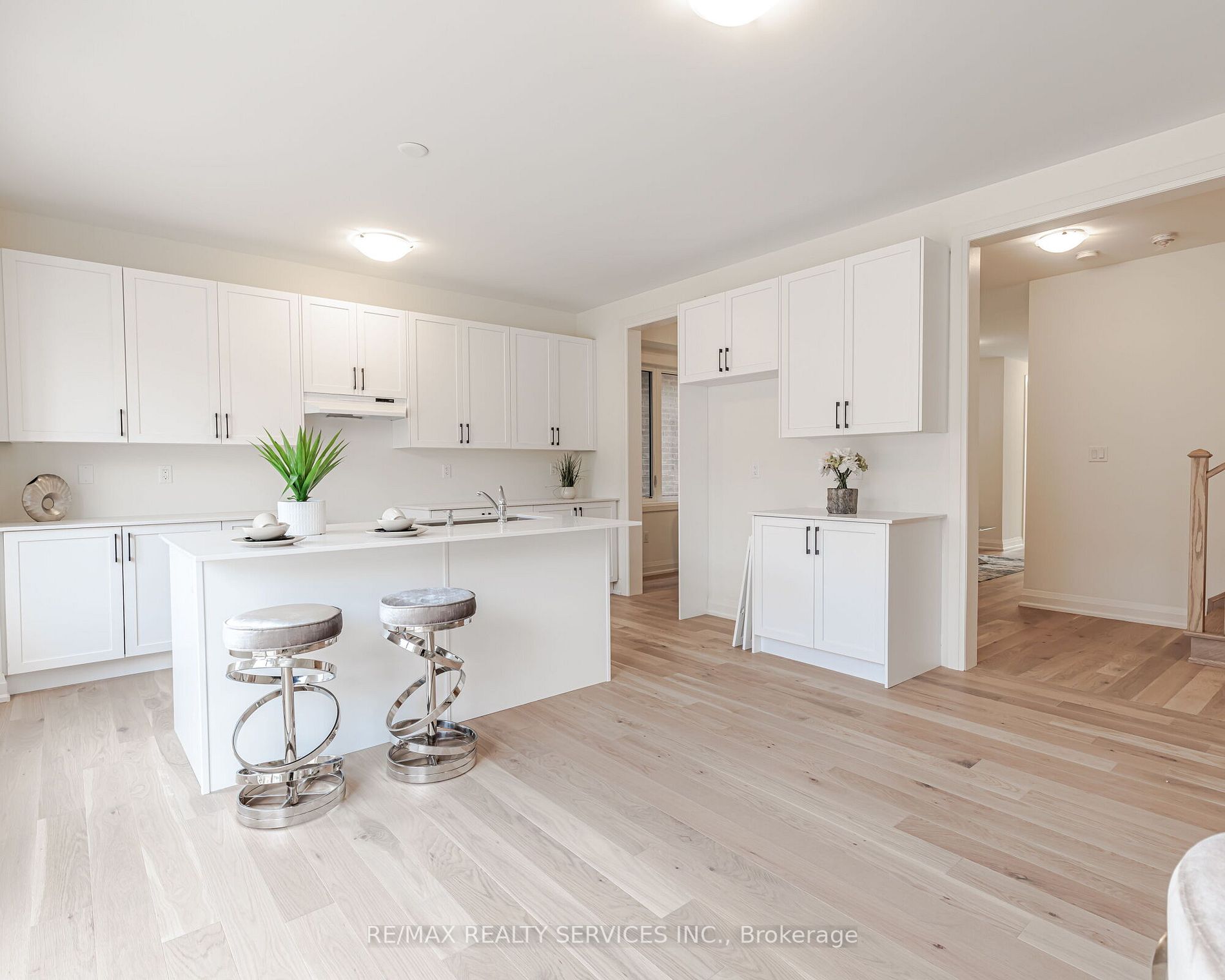 3 Eastman Dr E