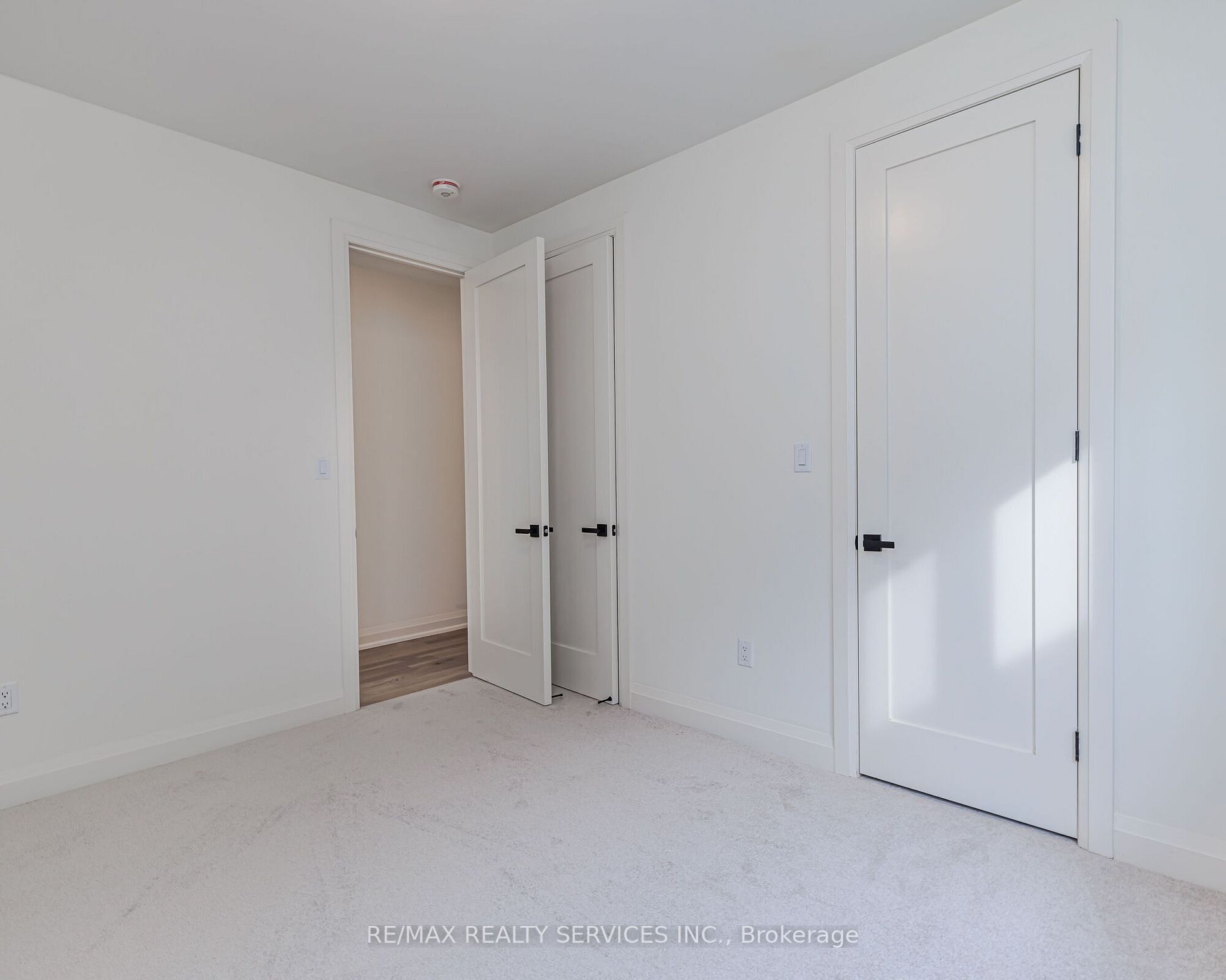3 Eastman Dr E