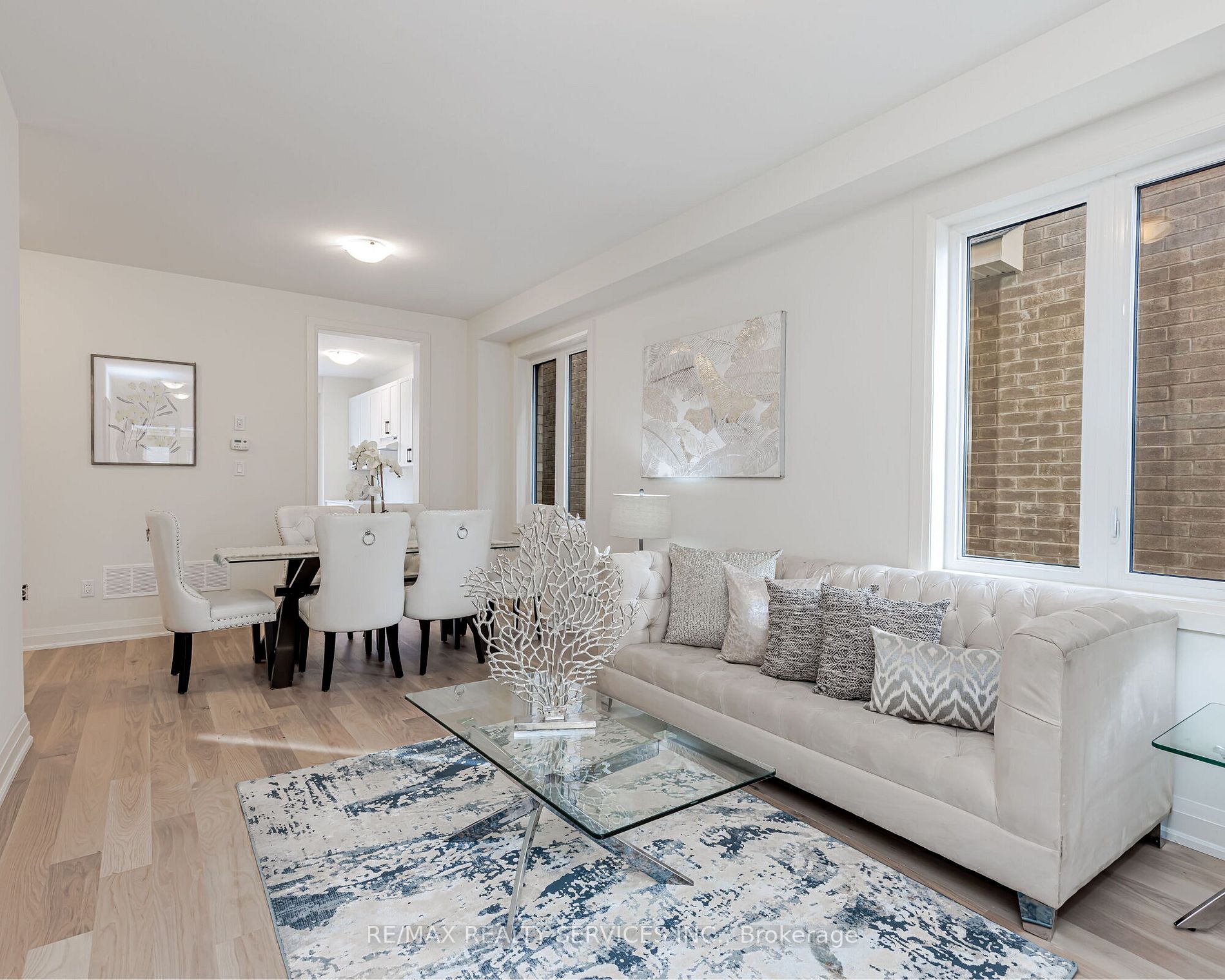 3 Eastman Dr E